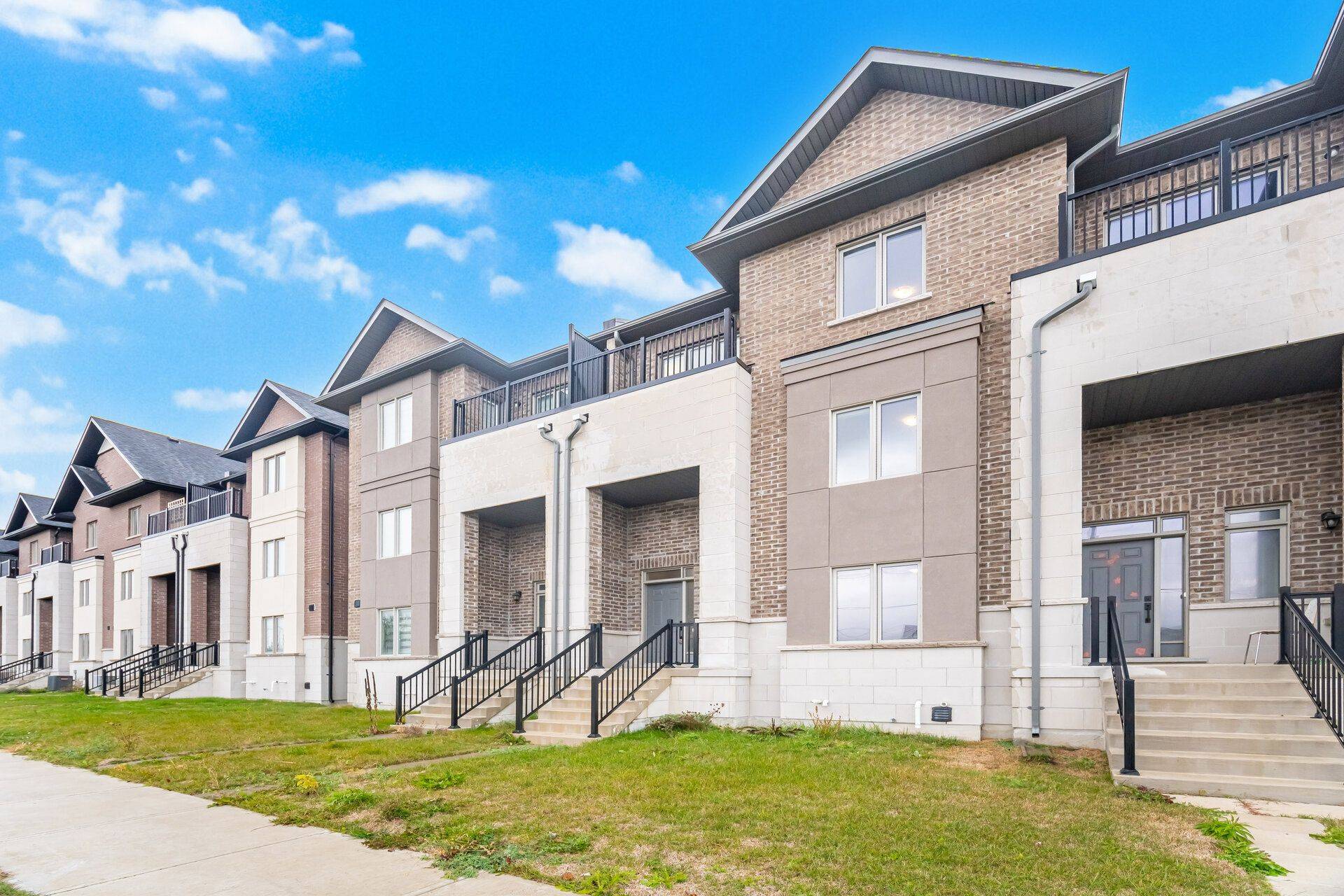 Uxbridge, ON L9P 0R6,24 Alan Williams TRL