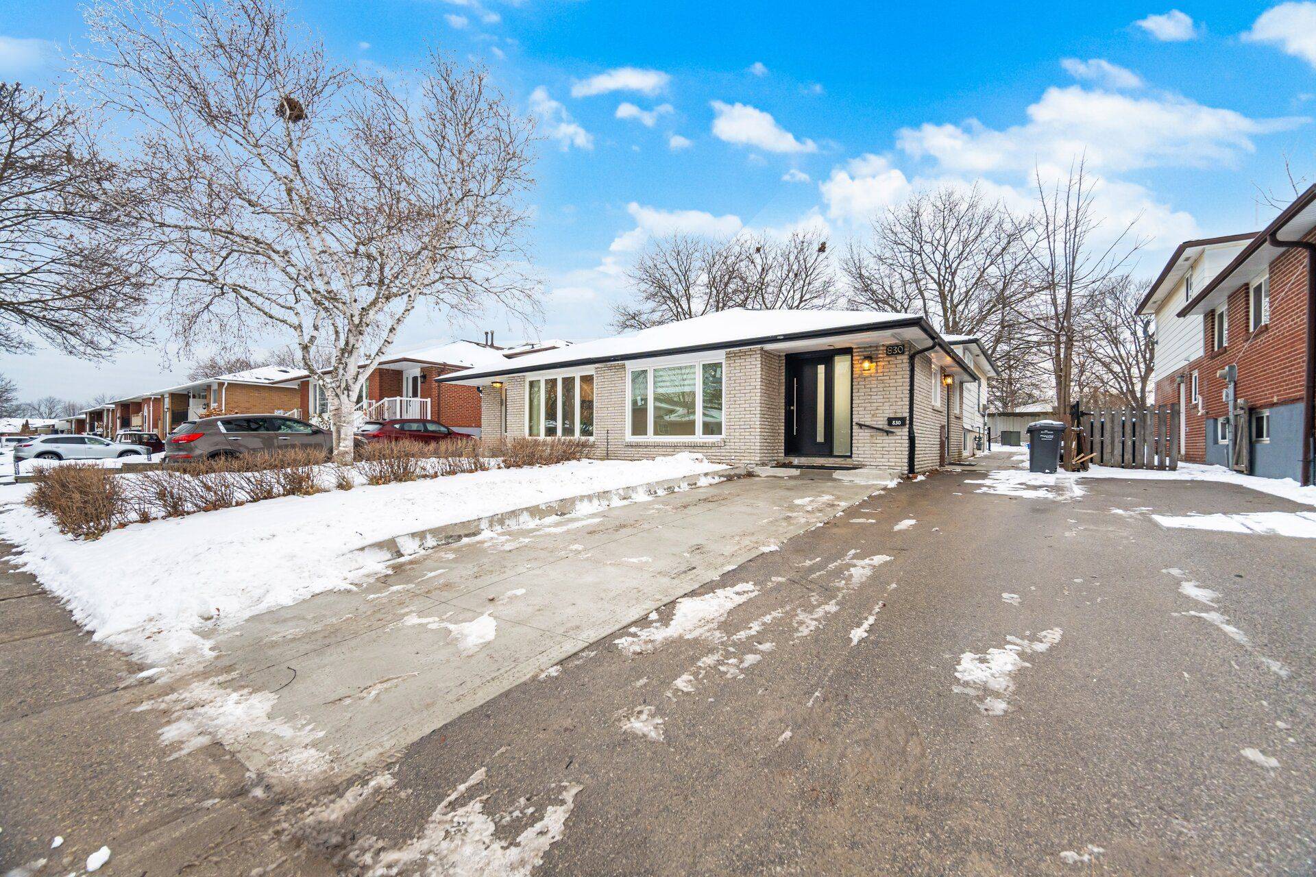 Mississauga, ON L5J 2Y2,830 Embassy AVE #Main Floor