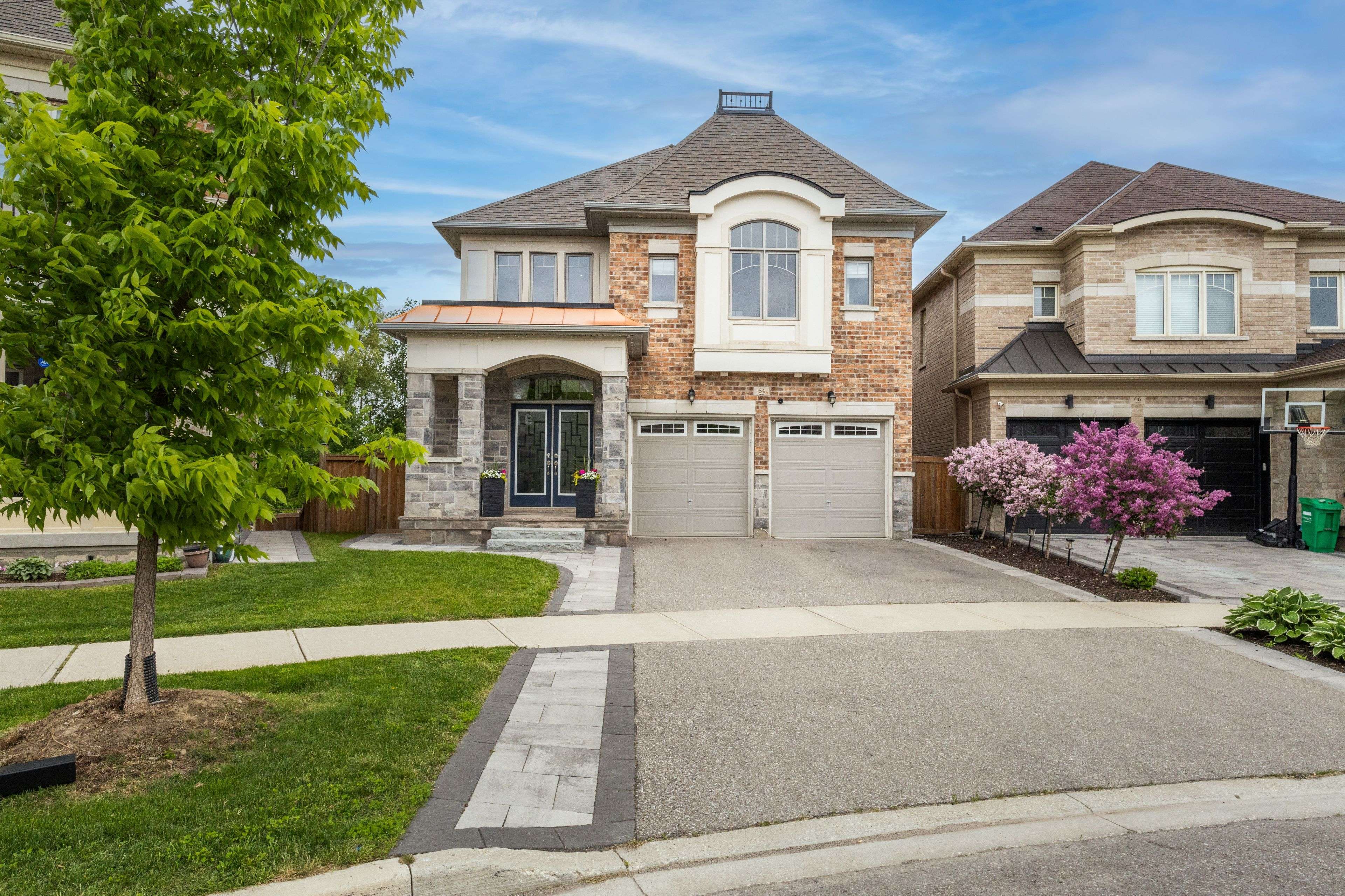 Brampton, ON L6Y 6E8,64 Elysian Fields CIR