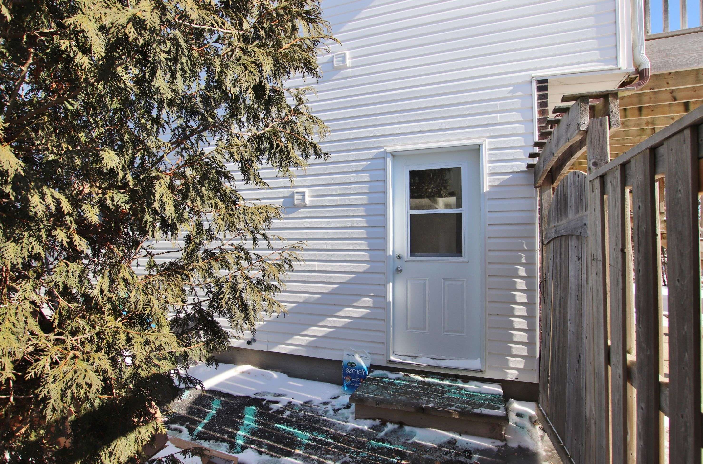 South Of Baseline To Knoxdale, ON K2G 3X9,86 Elvaston AVE #B