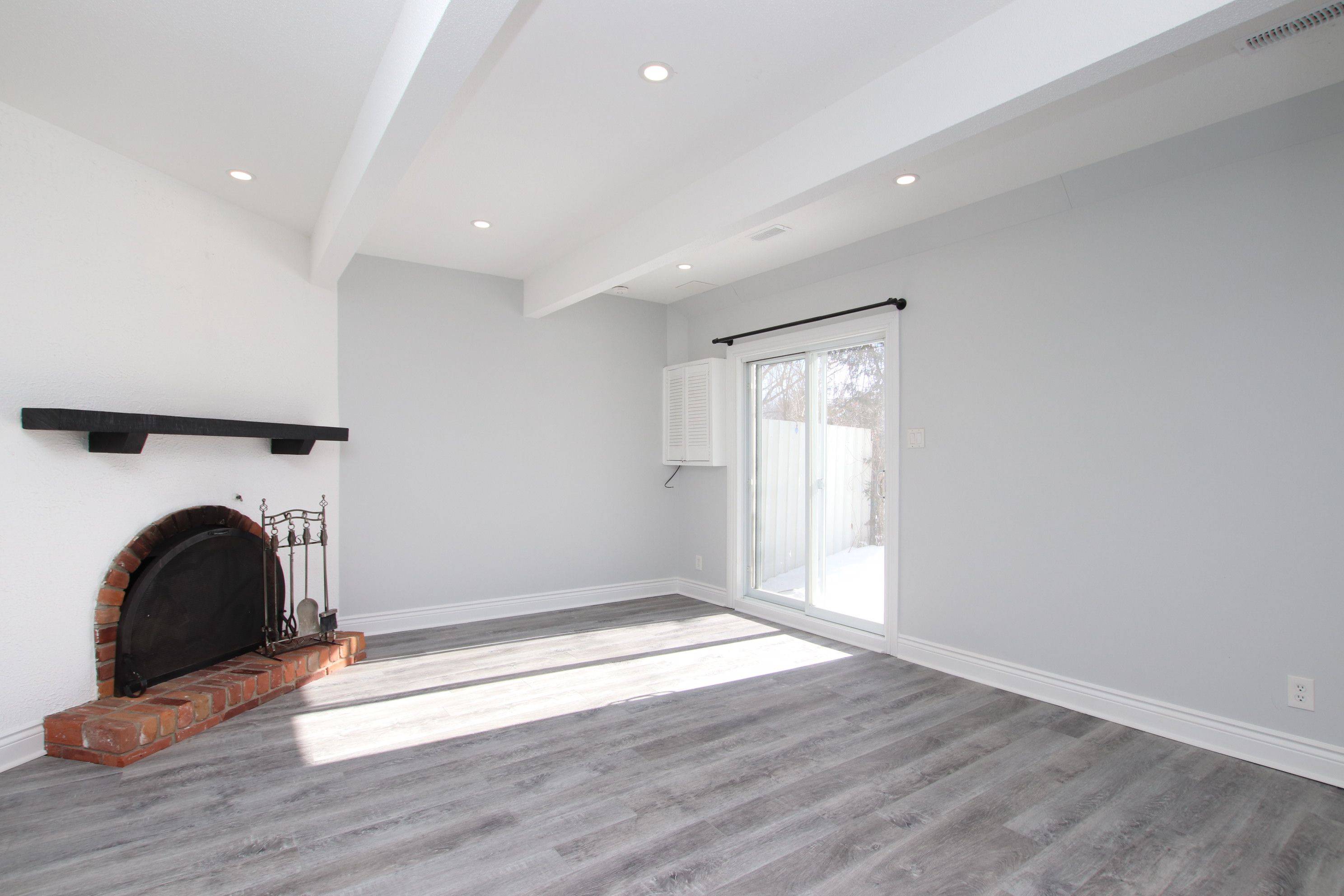 South Of Baseline To Knoxdale, ON K2G 3X9,86 Elvaston AVE #B