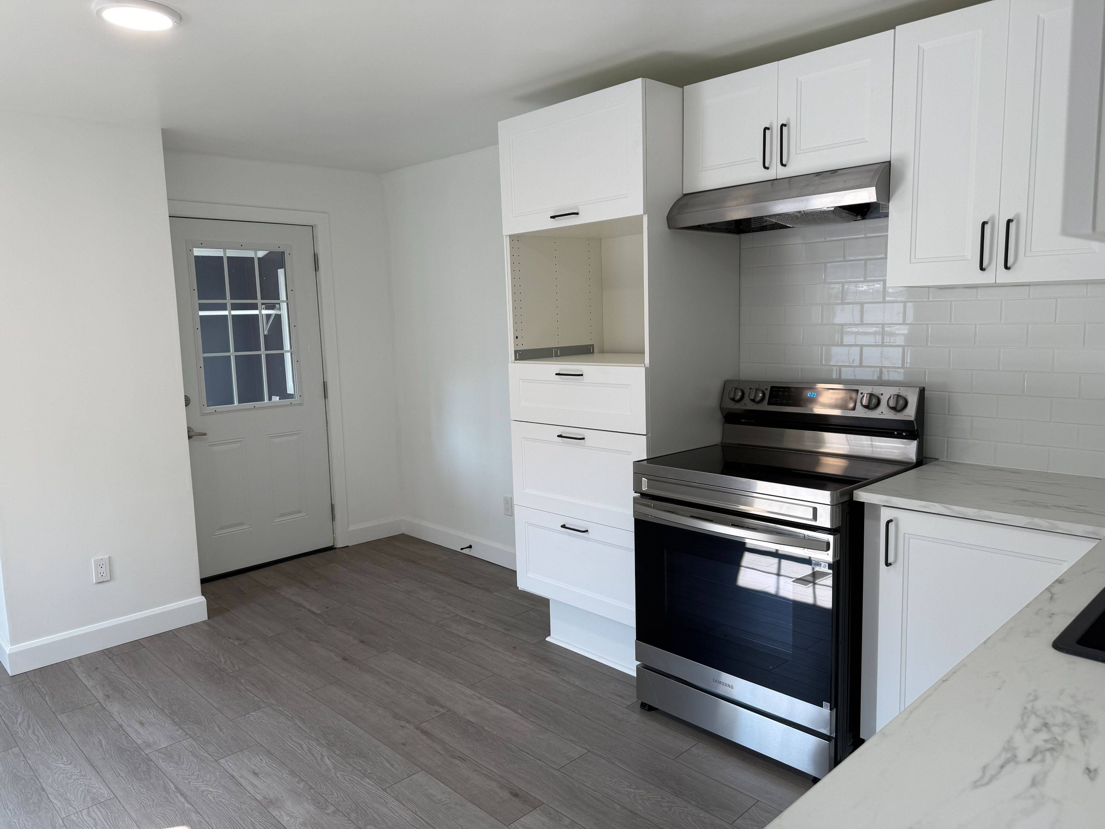 Brockville, ON K6V 1K2,28 James ST E