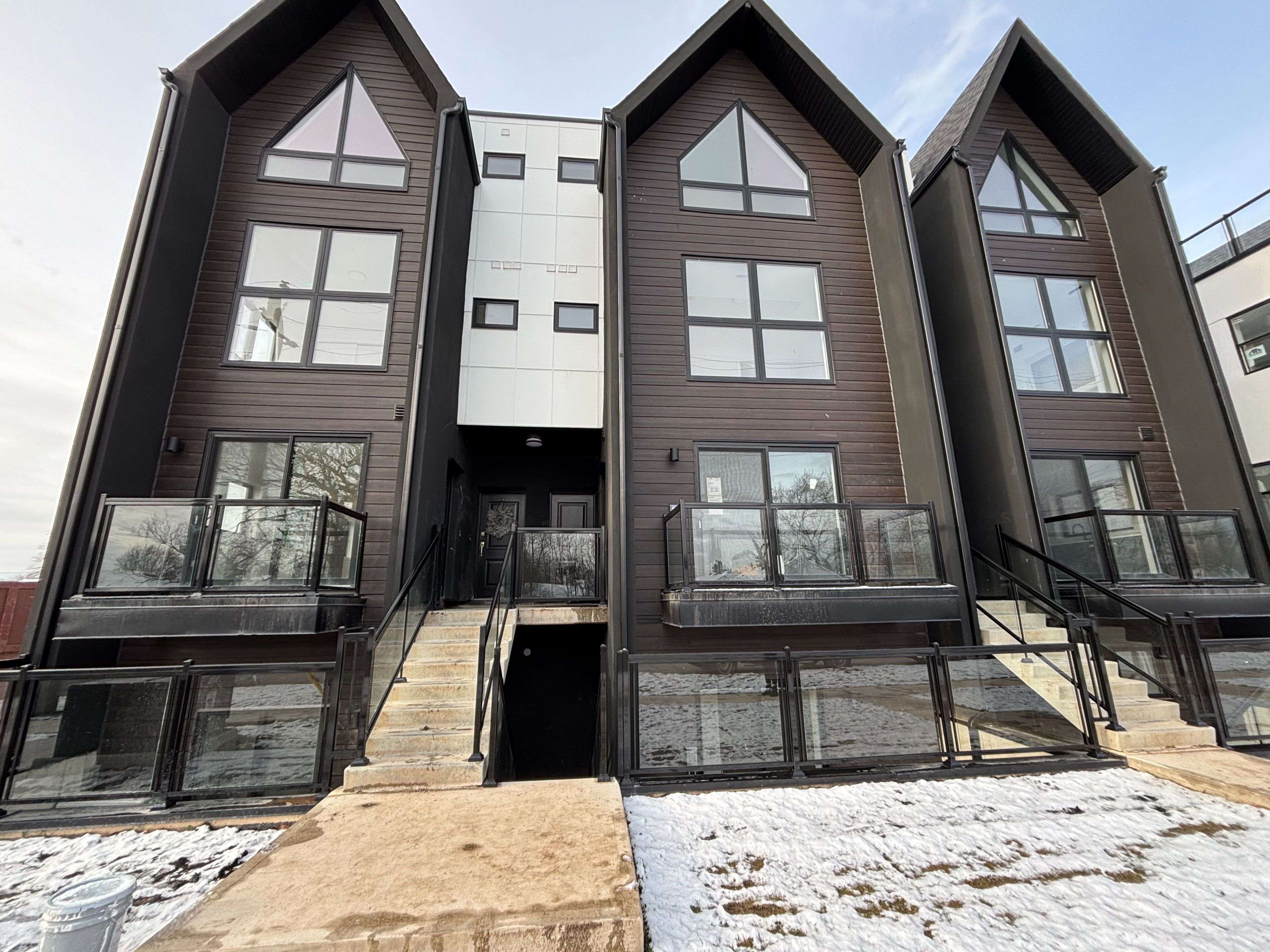 Niagara Falls, ON L2G 4R8,7277 Wilson CRES #107