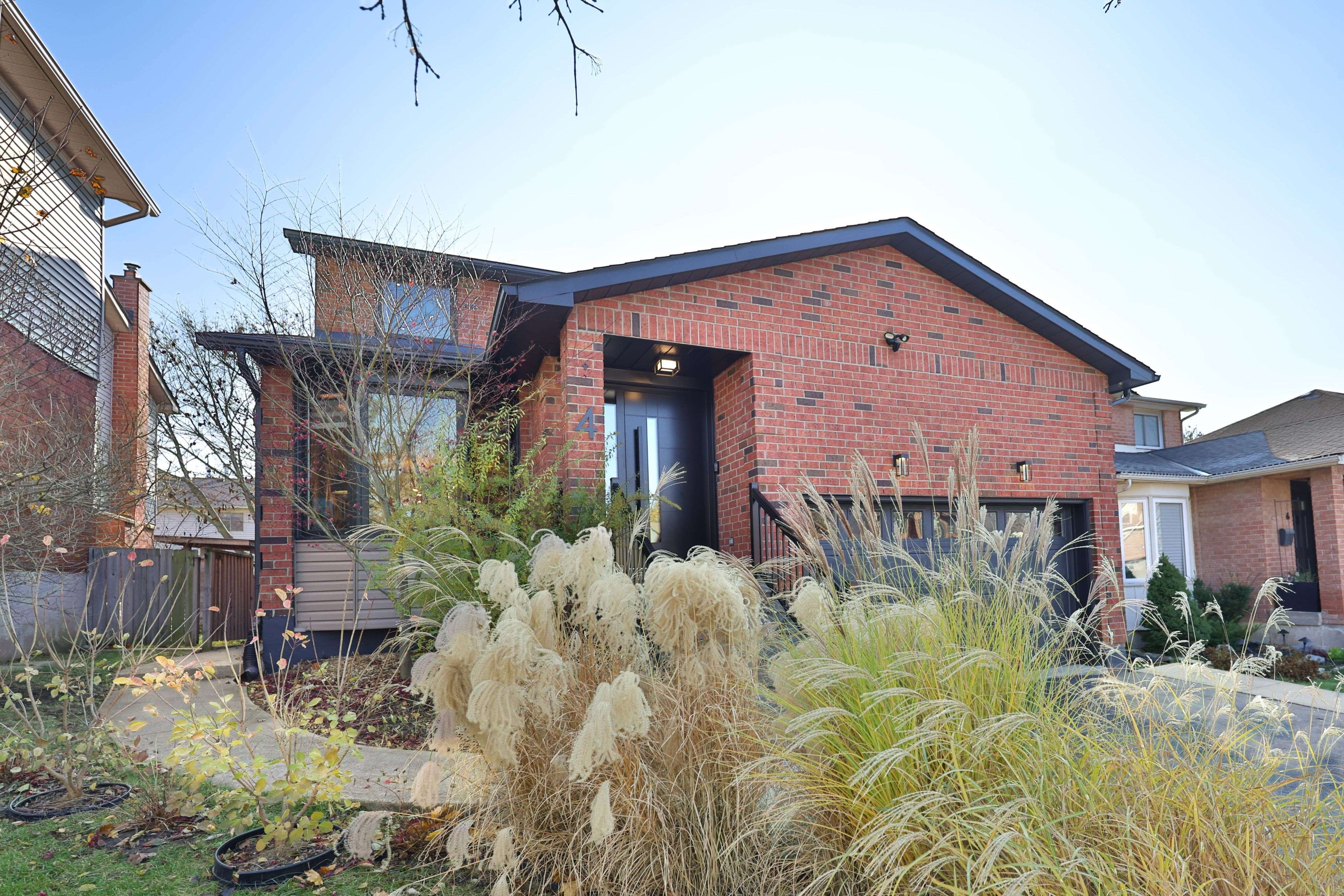 Hamilton, ON L8B 0C8,4 Fenton DR