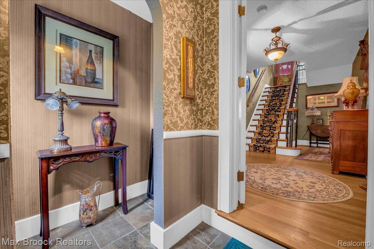 Pontiac, MI 48341,243 Cherokee RD