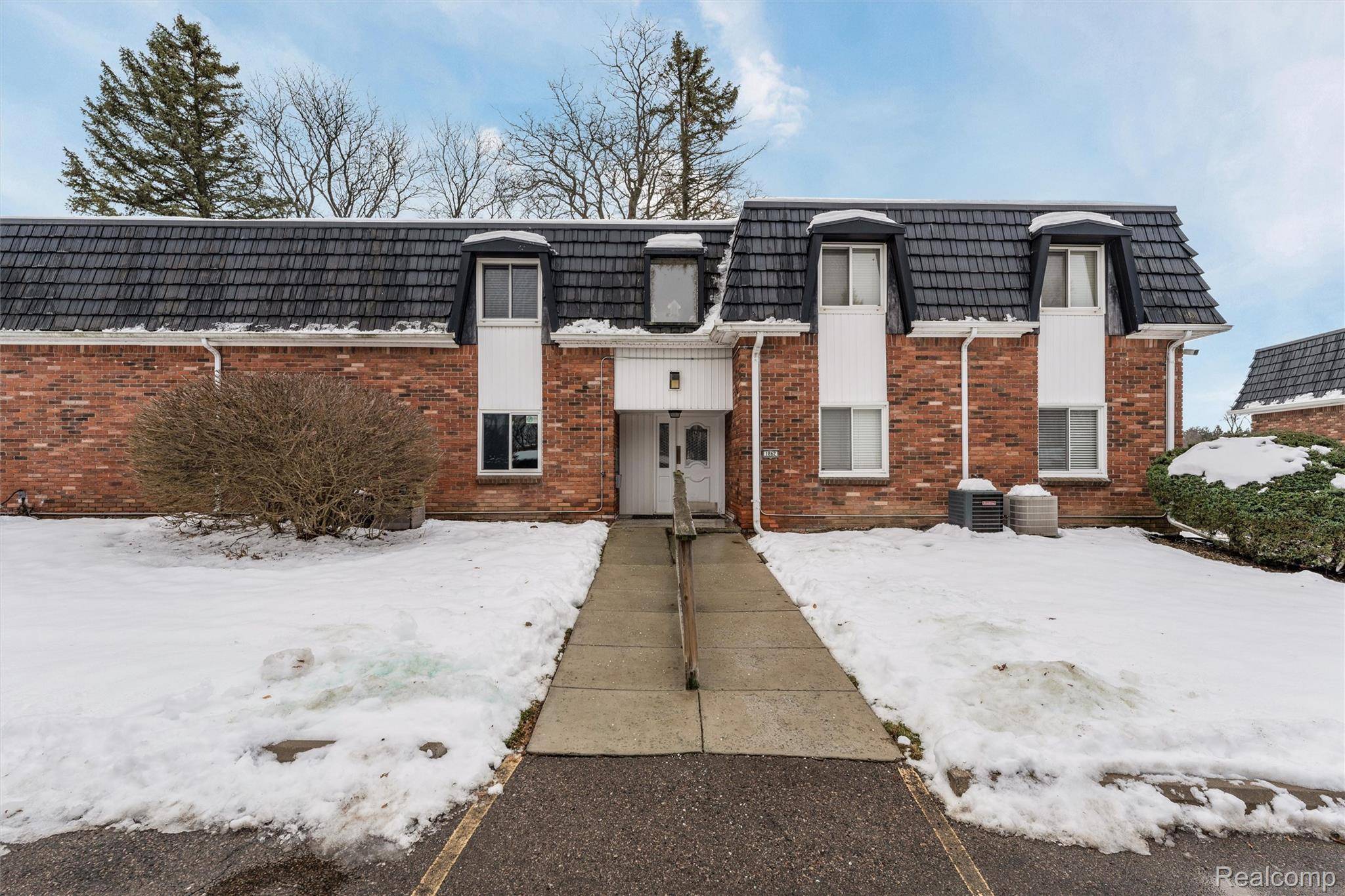 Waterford, MI 48328,1862 Colonial Village WAY