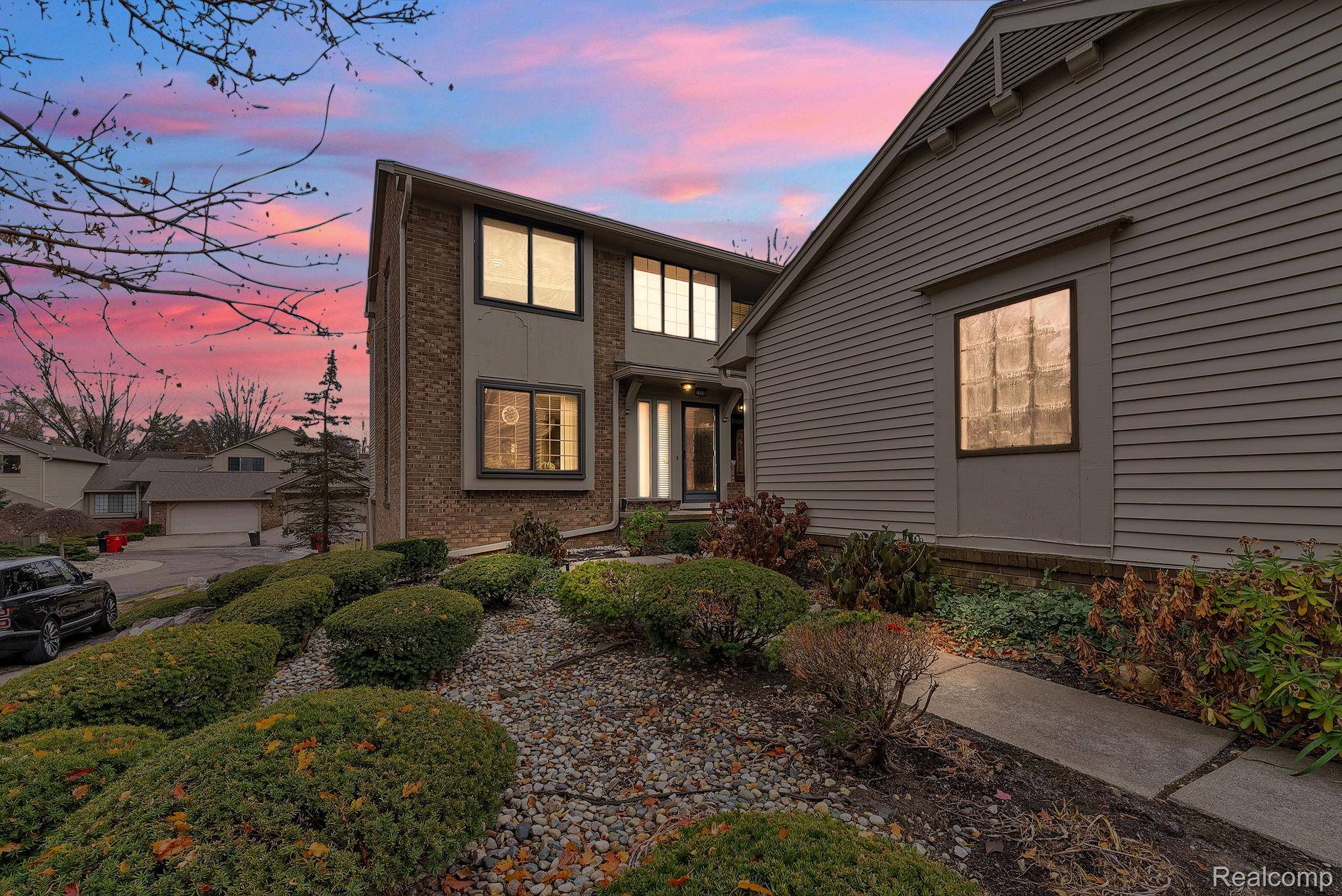 West Bloomfield, MI 48322,7258 Creeks Bend CT