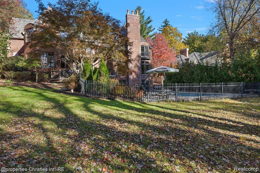 Birmingham, MI 48009,633 Hawthorne ST