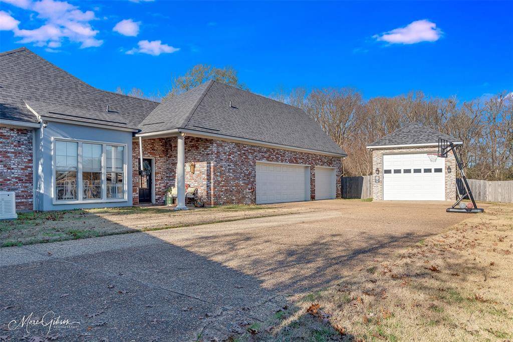 Bossier City, LA 71111,110 Piccadilly Circle