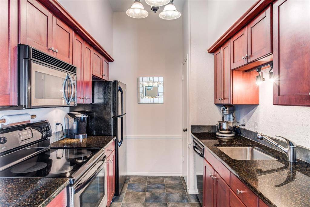 Dallas, TX 75230,10421 High Hollows Drive #111