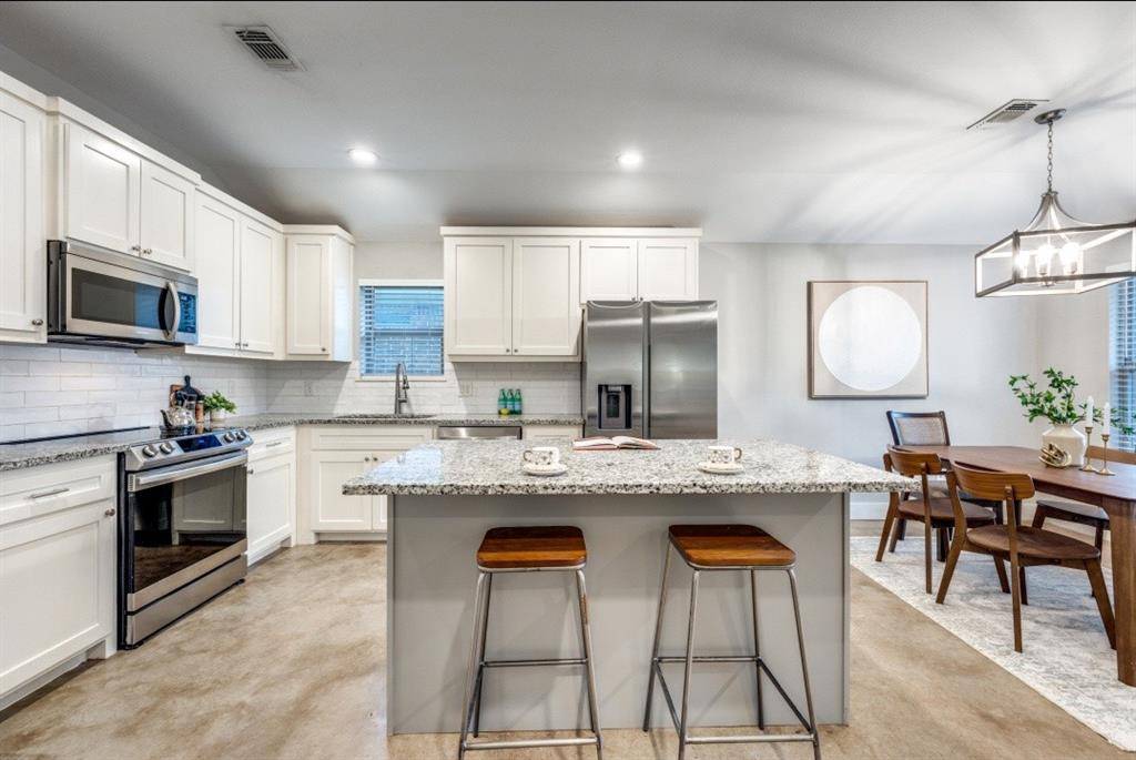 Sherman, TX 75092,2205 N Hickory