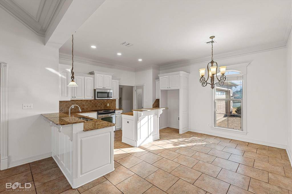 Bossier City, LA 71111,524 Half Moon Lane