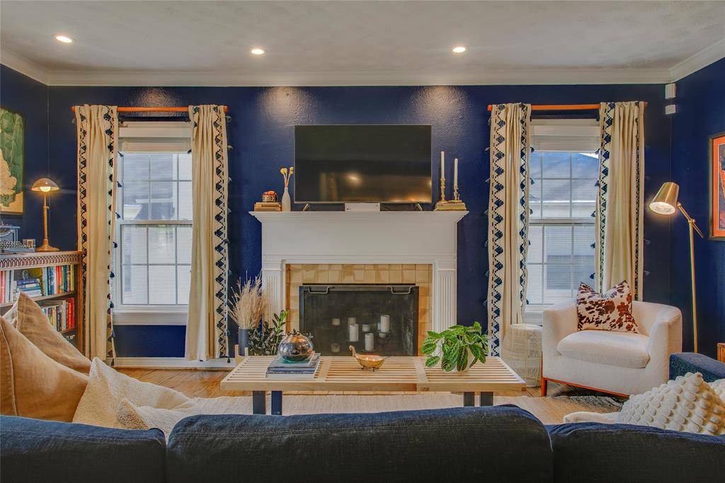 Dallas, TX 75211,2442 Sunset Avenue