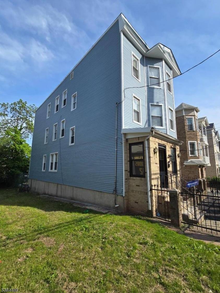 Newark City, NJ 07108,782 Bergen St #3