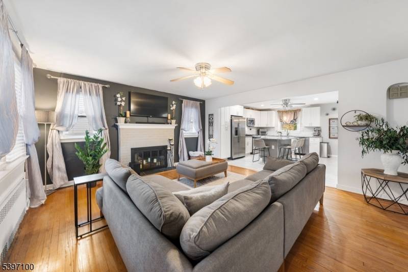 Roselle Park Boro, NJ 07204,602 Maplewood Ave