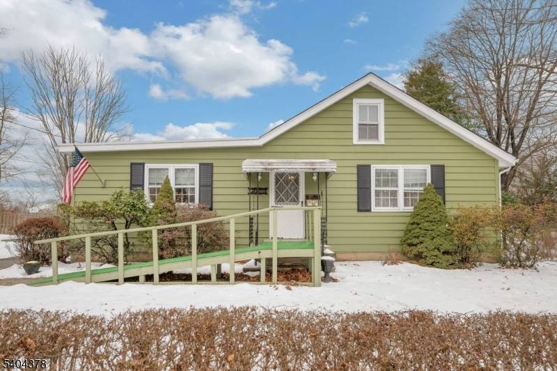 Mendham Boro, NJ 07945,40 Mountain Ave