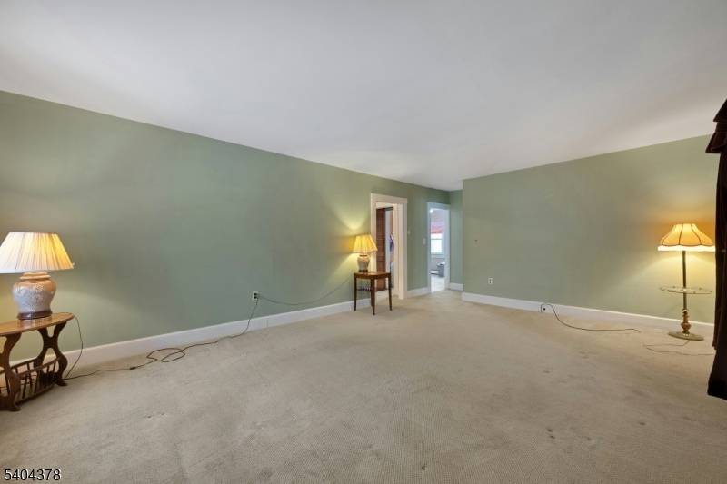 Mendham Boro, NJ 07945,40 Mountain Ave