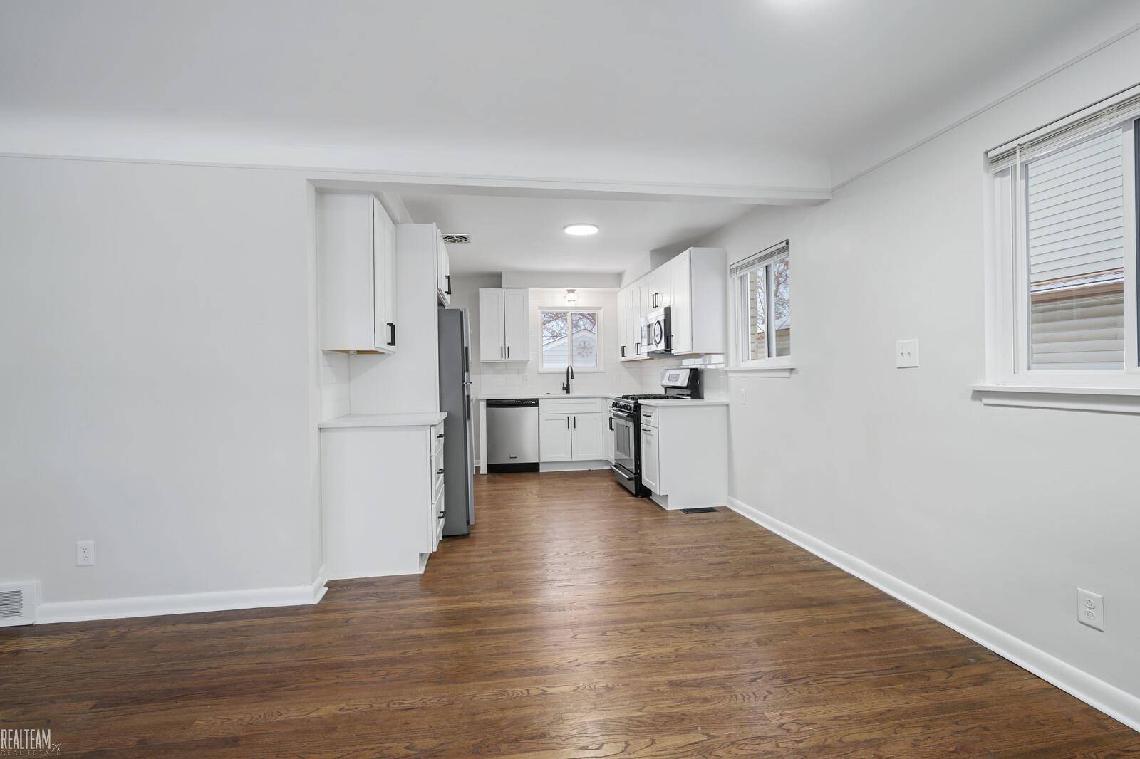 Saint Clair Shores, MI 48081,22411 Lanse ST