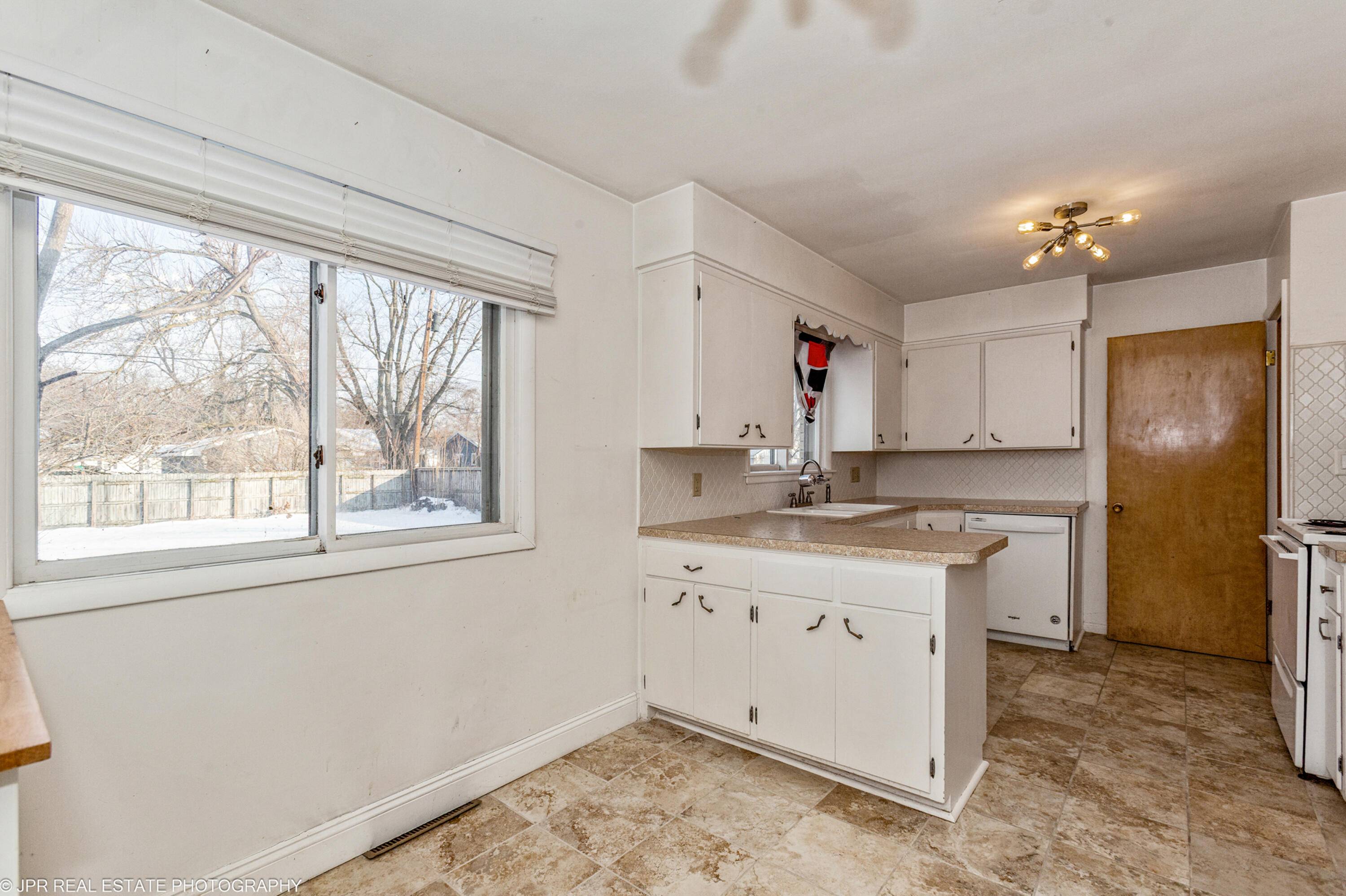 Benton Harbor, MI 49022,161 Eloise DR