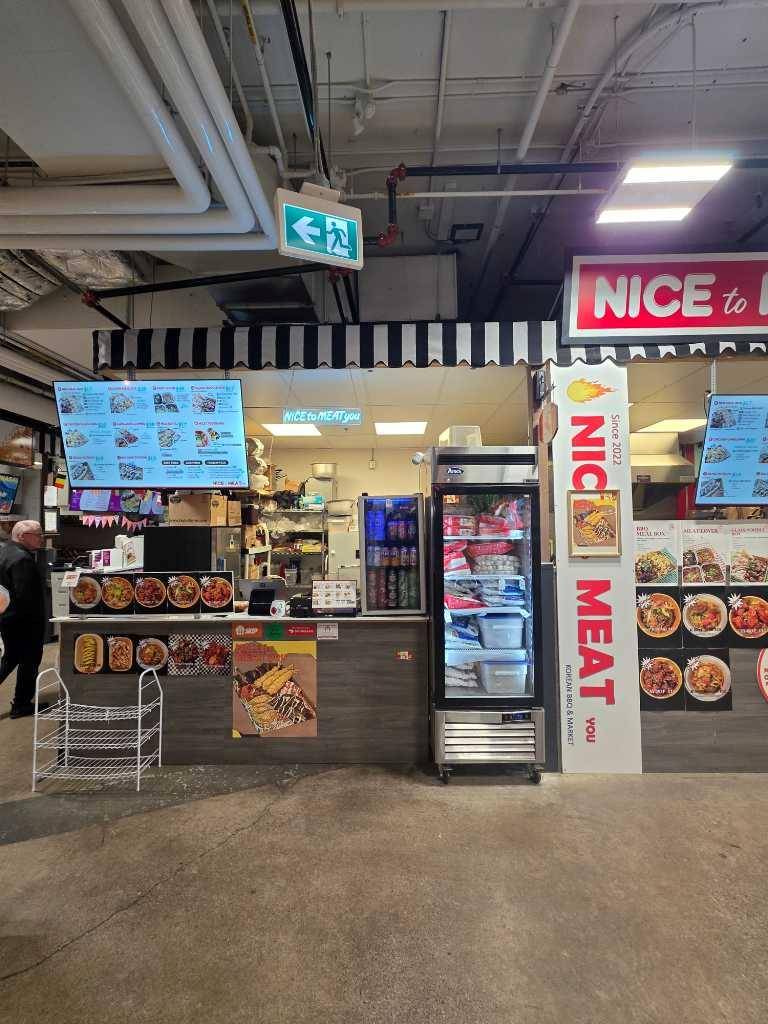 Calgary, AB T2J 7A4,12445 Lake Fraser DR