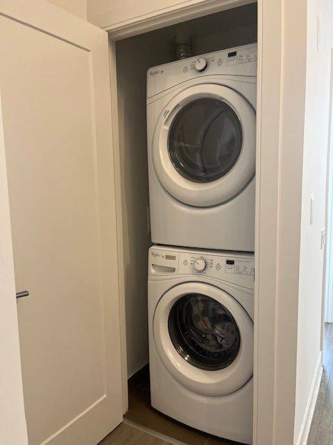 Toronto C03, ON M5P 2Y2,310 Tweedsmuir AVE #318