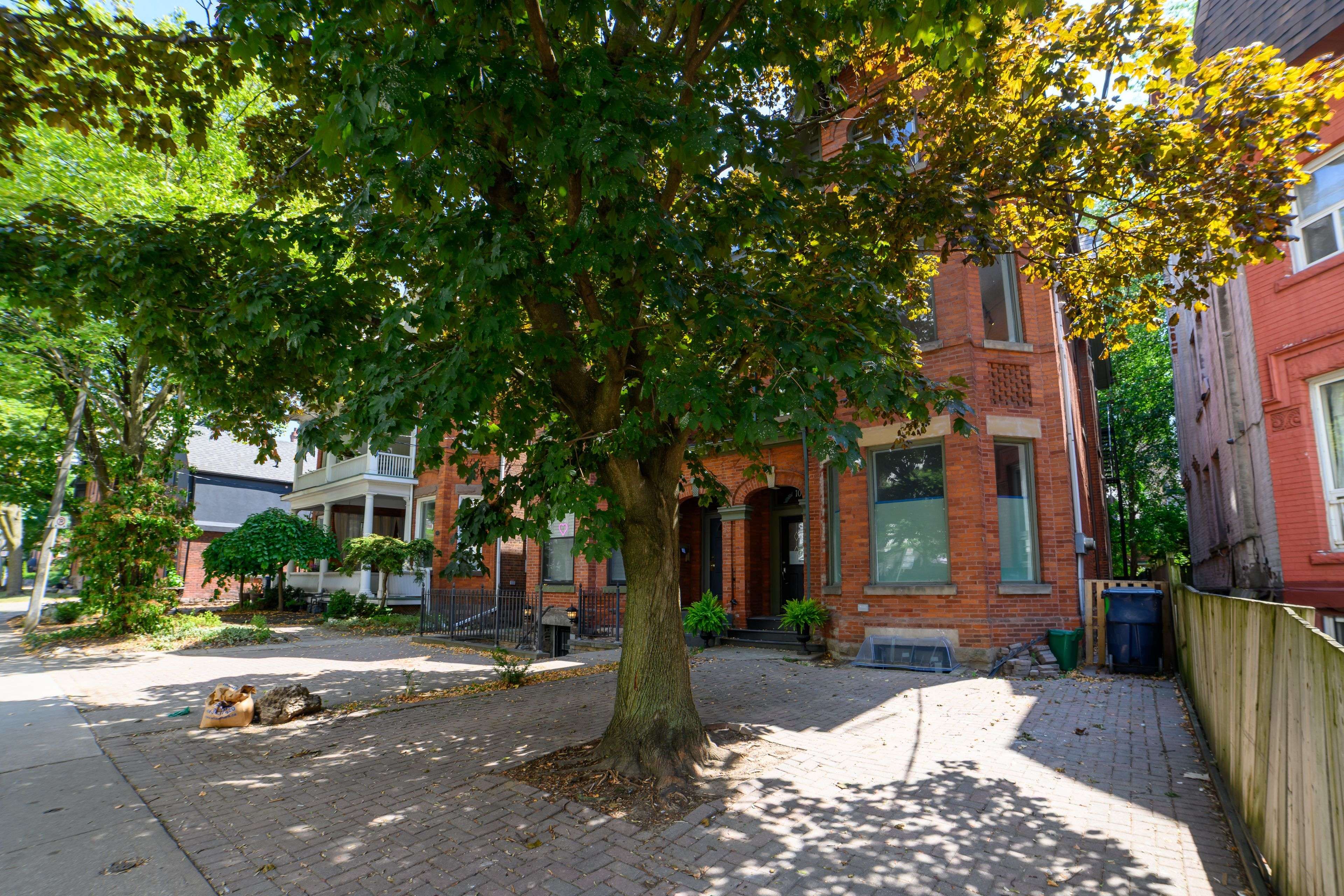 Toronto C08, ON M4Y 1M2,103 Gloucester ST #Bsmt