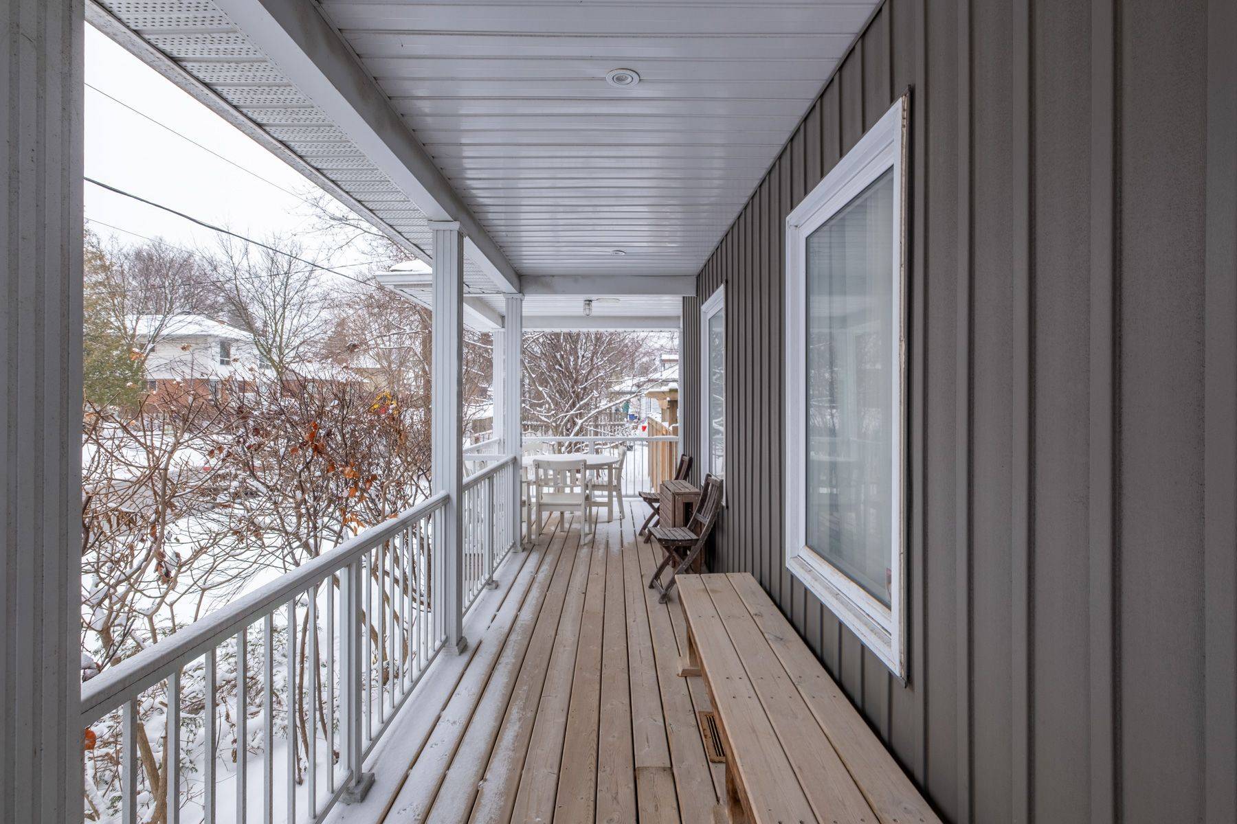 Whitby, ON L1N 4X4,935 Centre ST S