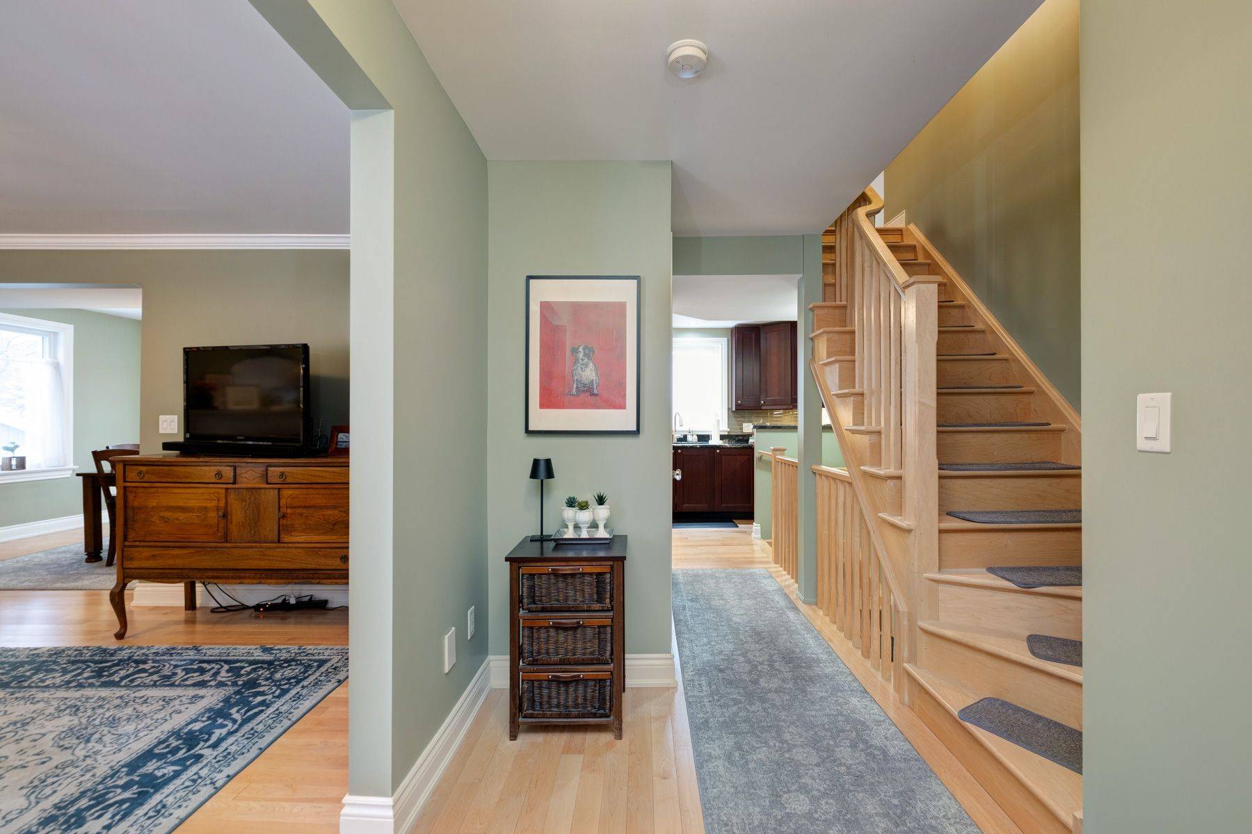 Whitby, ON L1N 4X4,935 Centre ST S