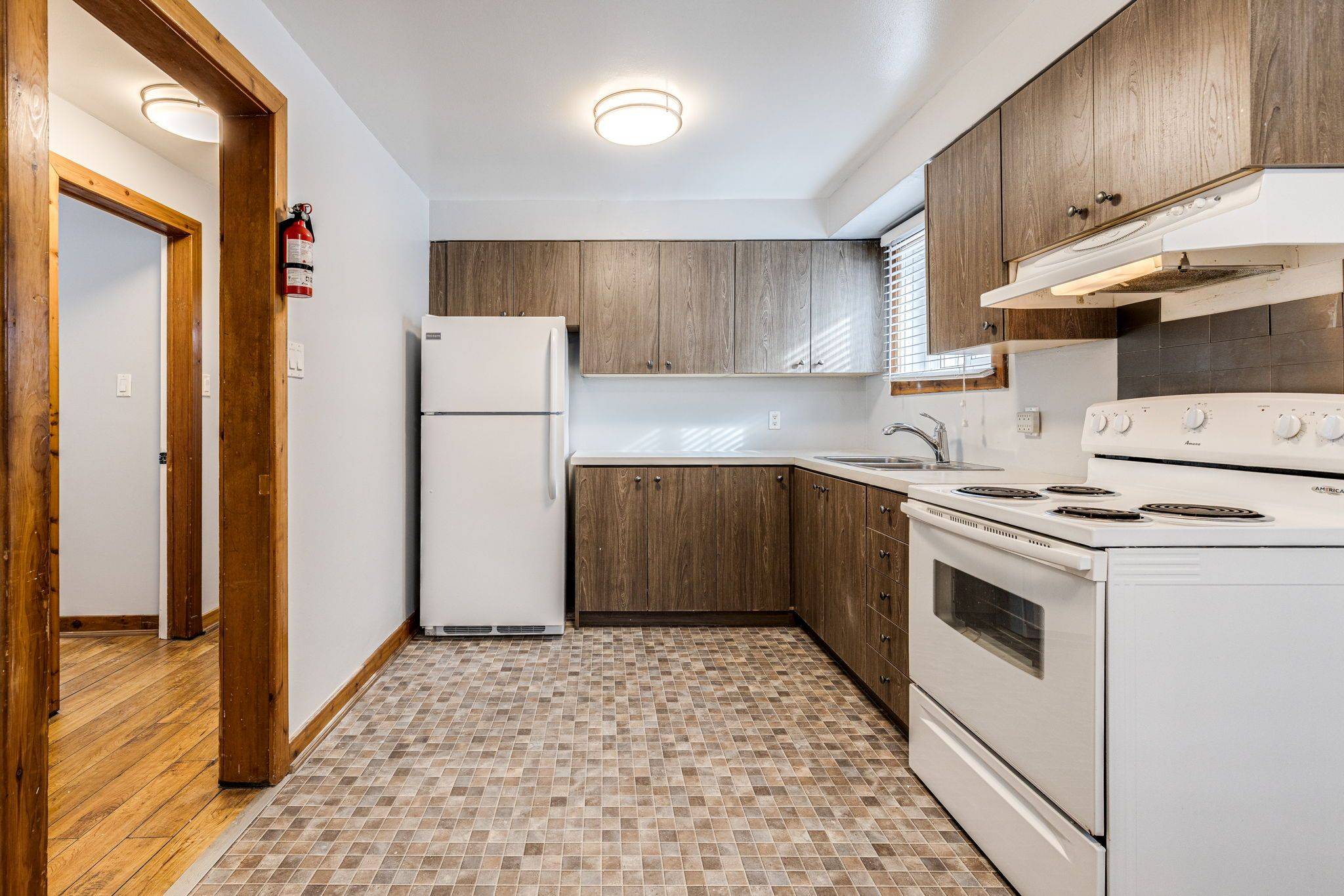 Toronto E04, ON M1K 4E7,796 MIDLAND AVE #1