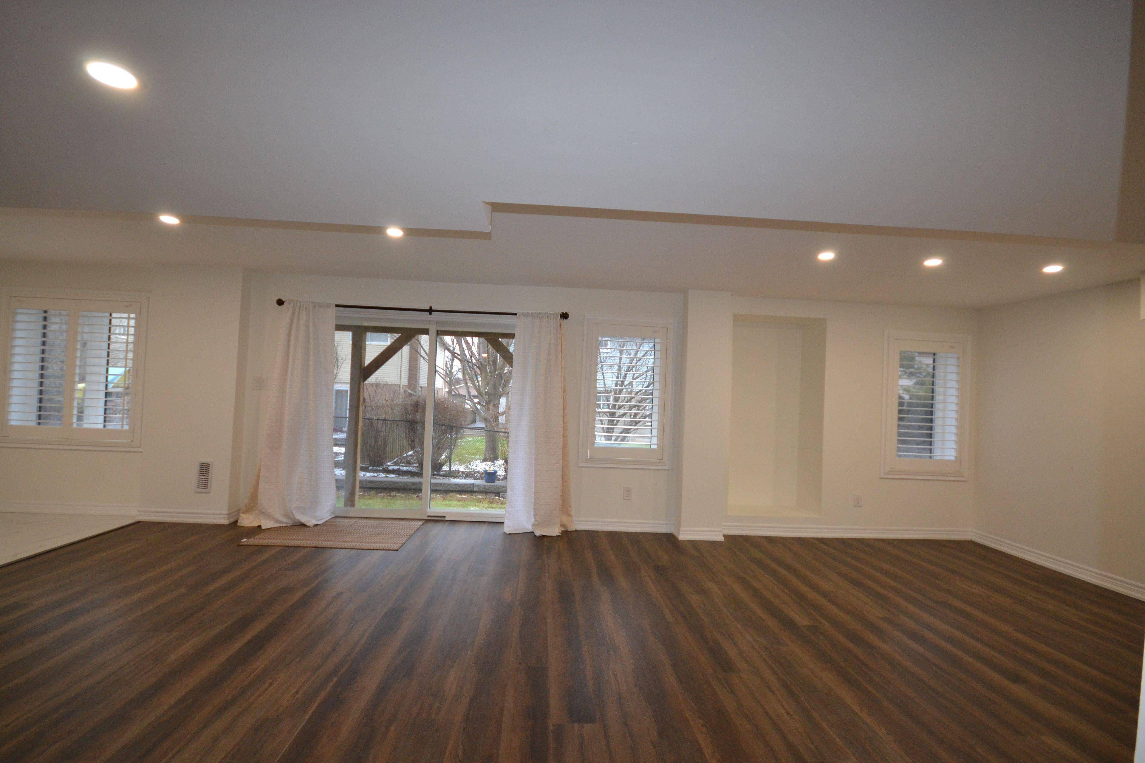 Whitby, ON L1R 0R2,28 Sutcliffe DR