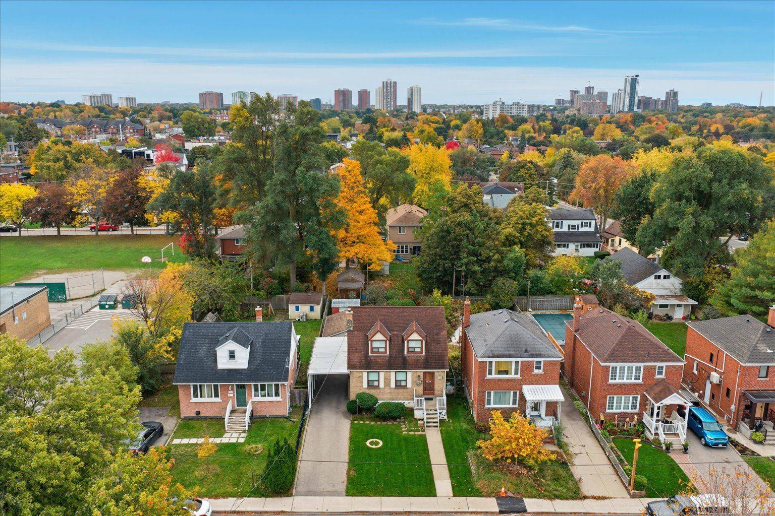 Toronto E03, ON M4B 2A6,135 Tiago AVE