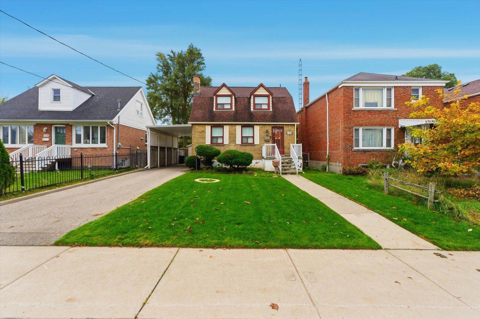 Toronto E03, ON M4B 2A6,135 Tiago AVE