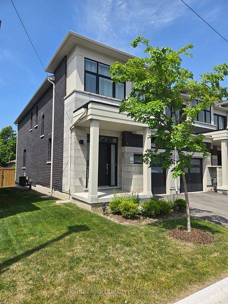 Oshawa, ON L1H 0A7,296 Okanagan PATH