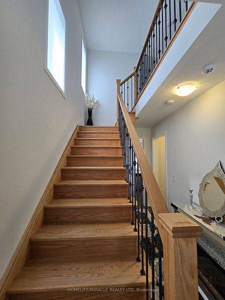 Oshawa, ON L1H 0A7,296 Okanagan PATH