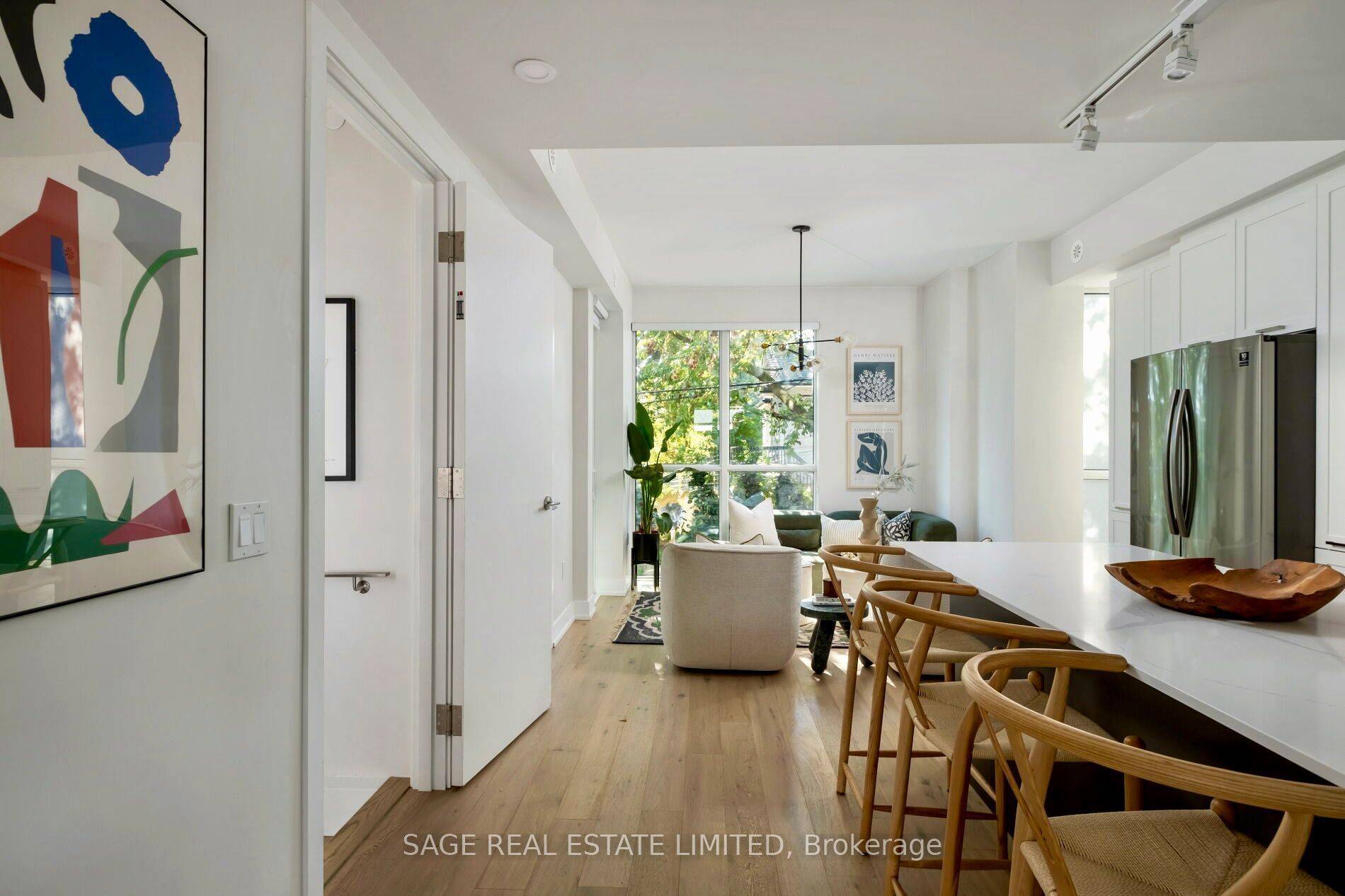 Toronto E01, ON M4L 0B1,1331 Queen ST E #Th01