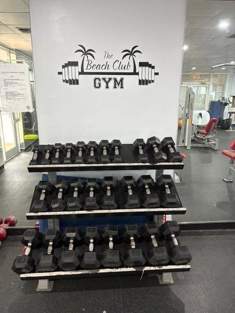 Miami, FL 33172,9359 Fontainebleau Blvd #F401