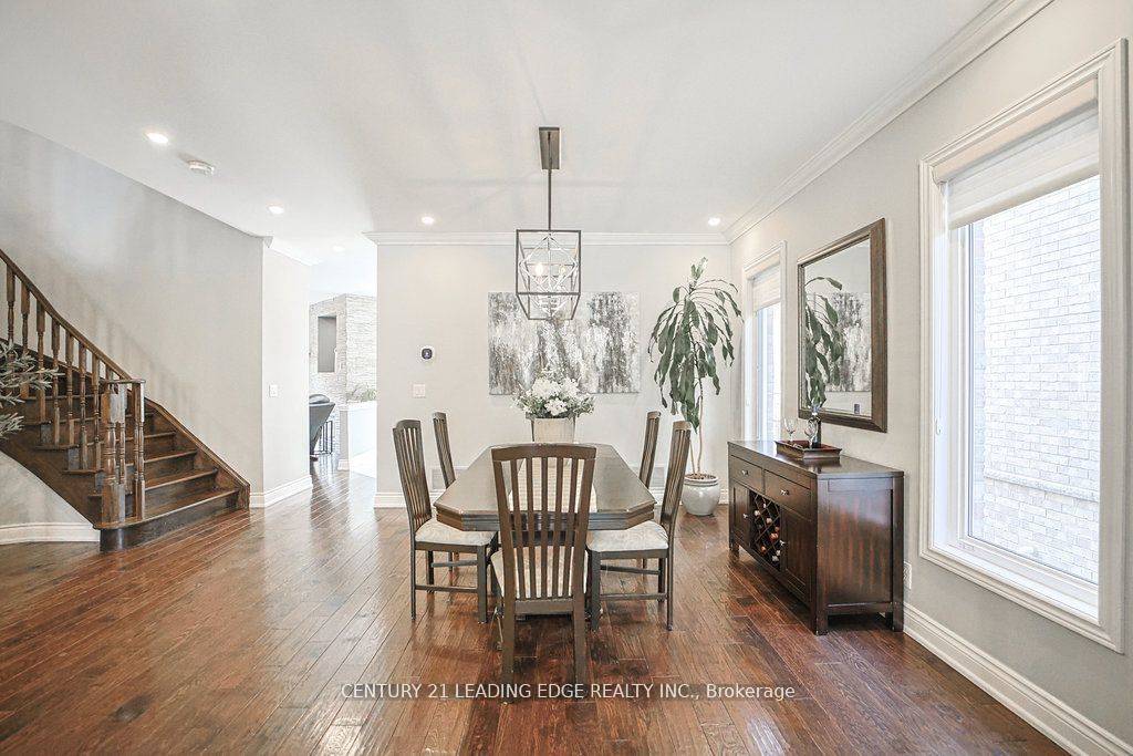 Aurora, ON L4G 0E9,204 Ivy Jay CRES