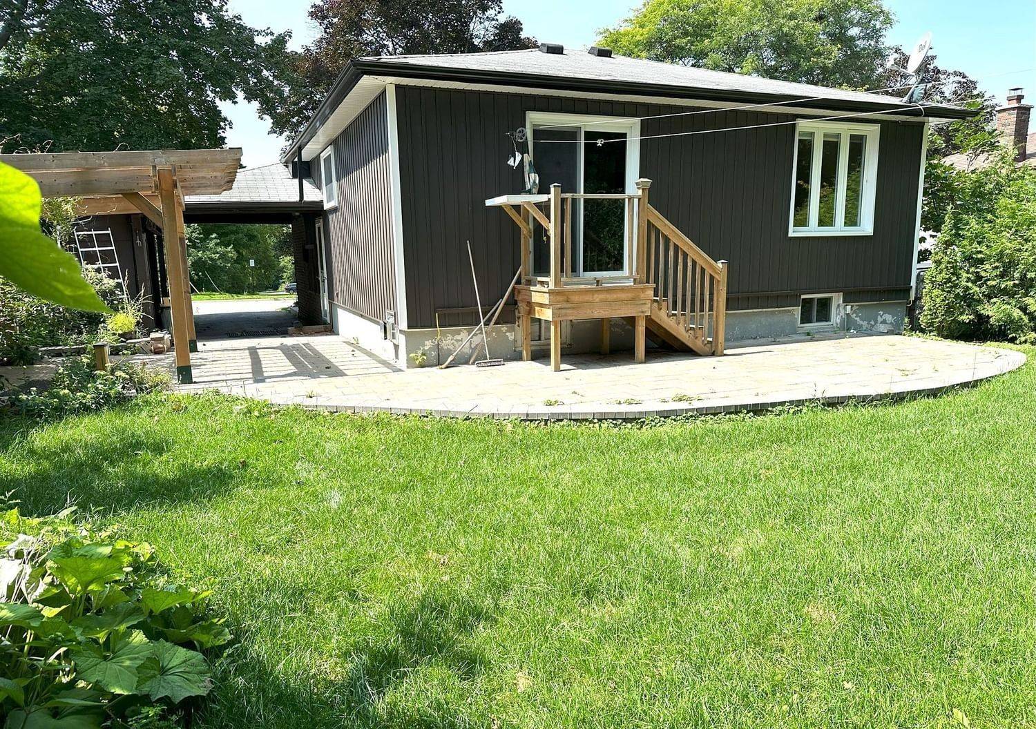 Newmarket, ON L3Y 3H1,139 Carlson DR