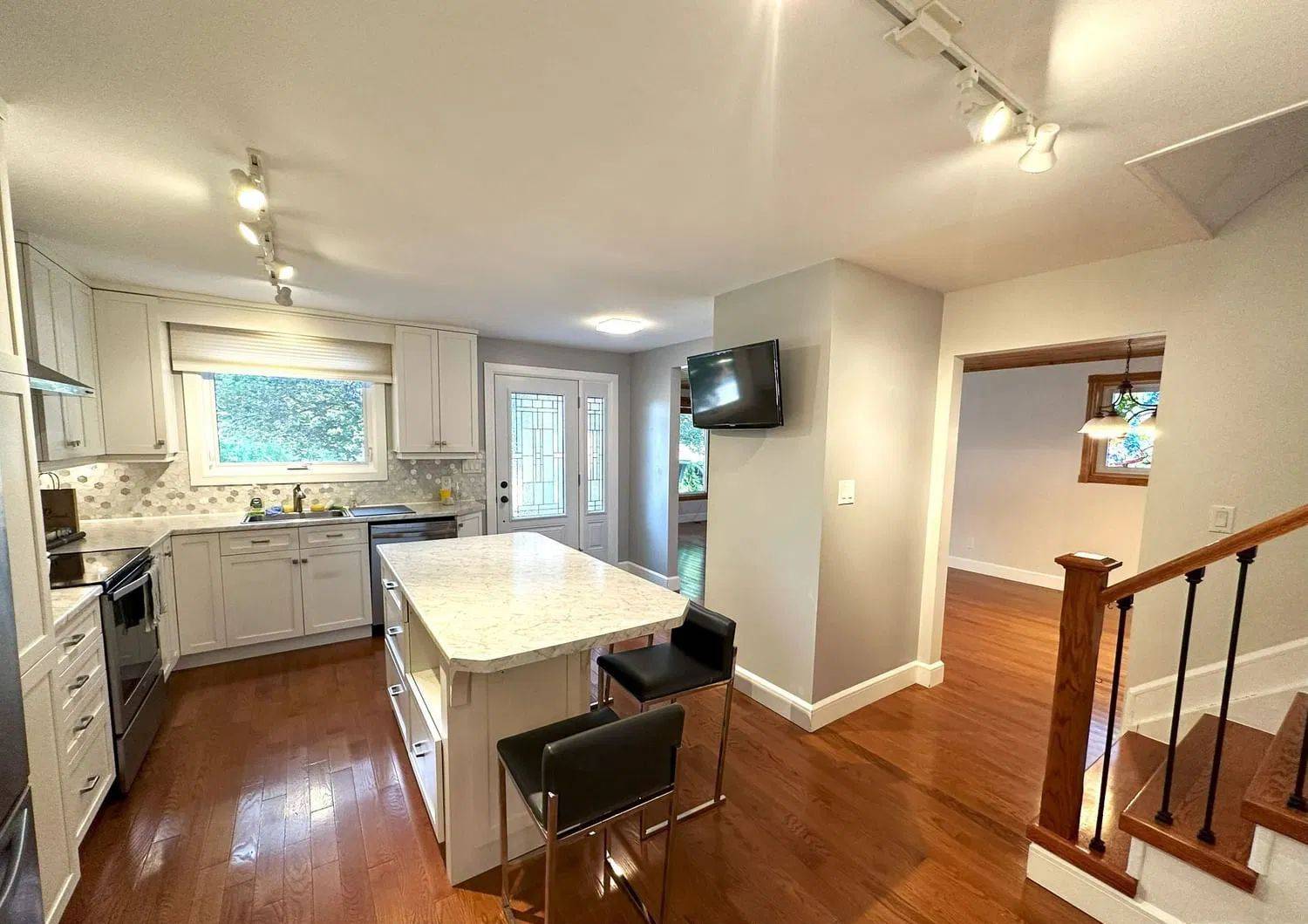 Newmarket, ON L3Y 3H1,139 Carlson DR