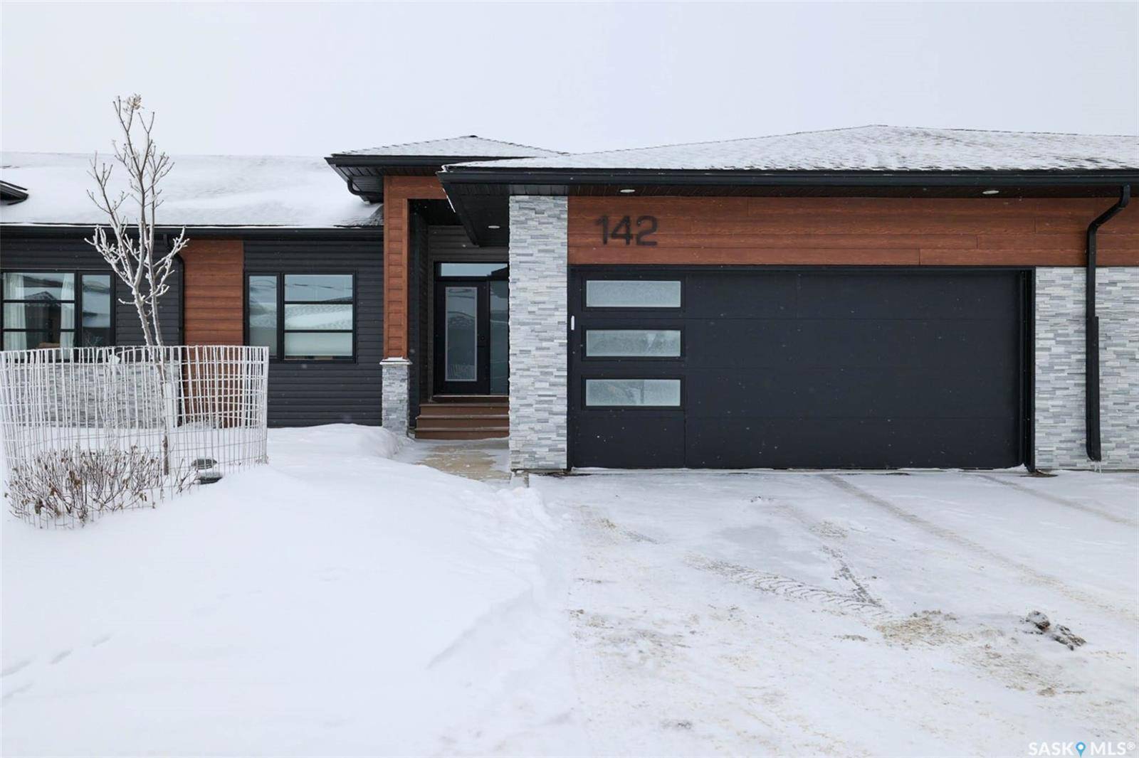 Regina, SK S4V 3T5,3960 Green Falls DRIVE #142