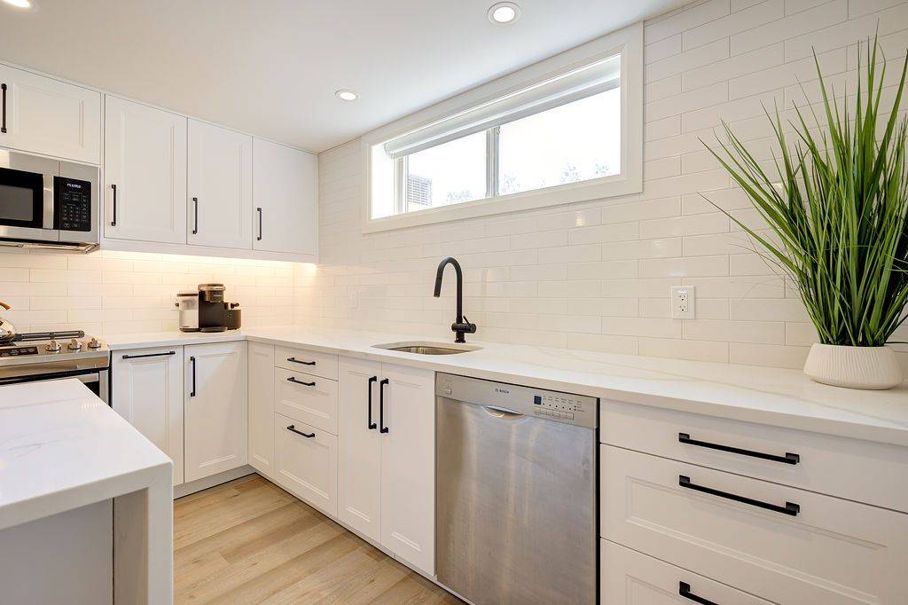 Burlington, ON L7S 1L5,1456 Olga DR #1