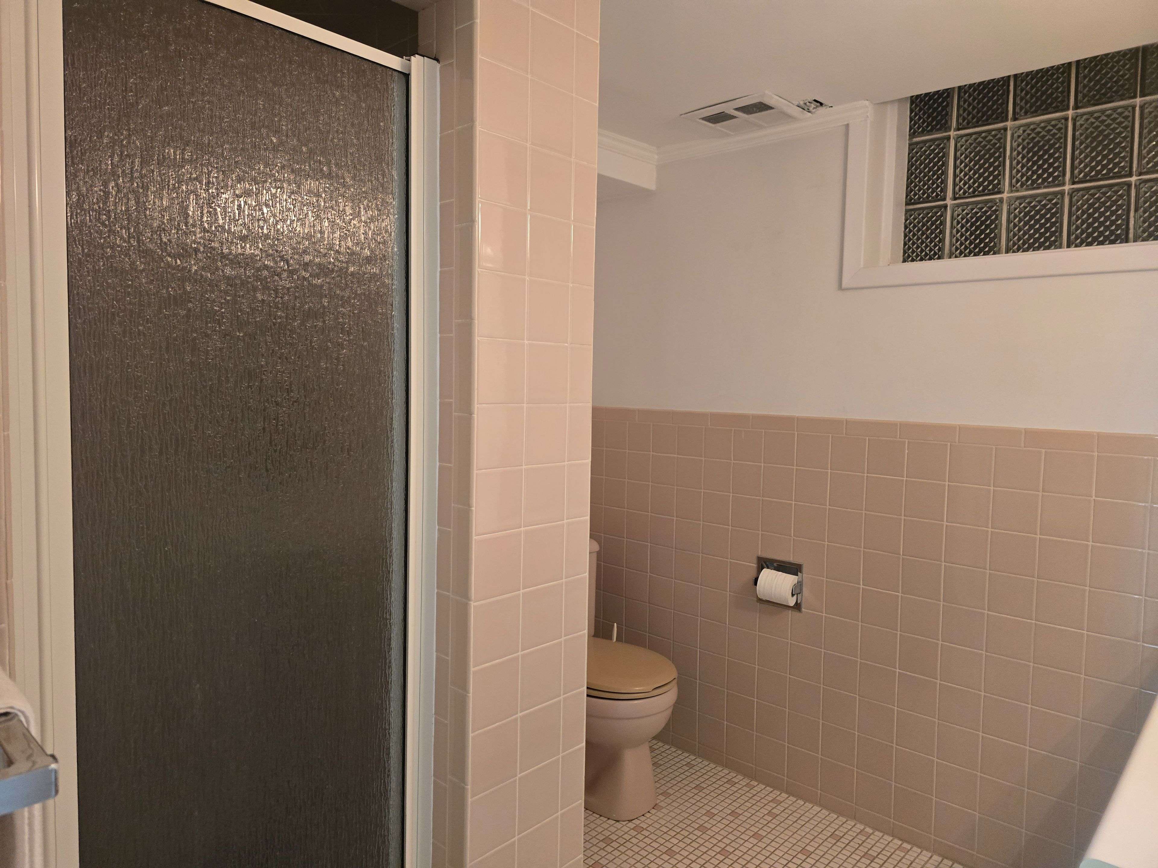 Toronto W04, ON M6L 1Z6,89 Lawnside DR #Basement