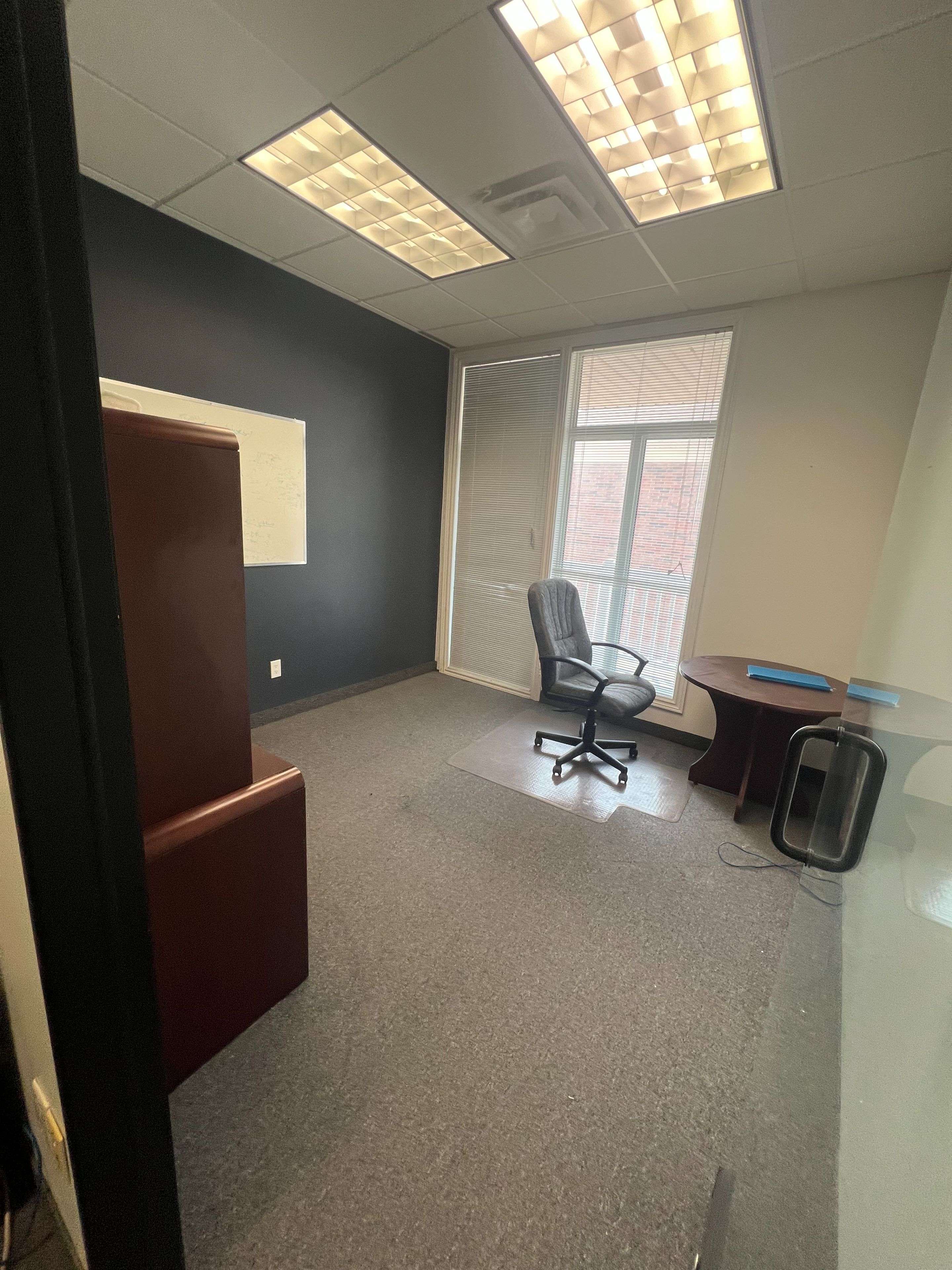 Toronto W05, ON M3K 2A7,951 Wilson AVE #8