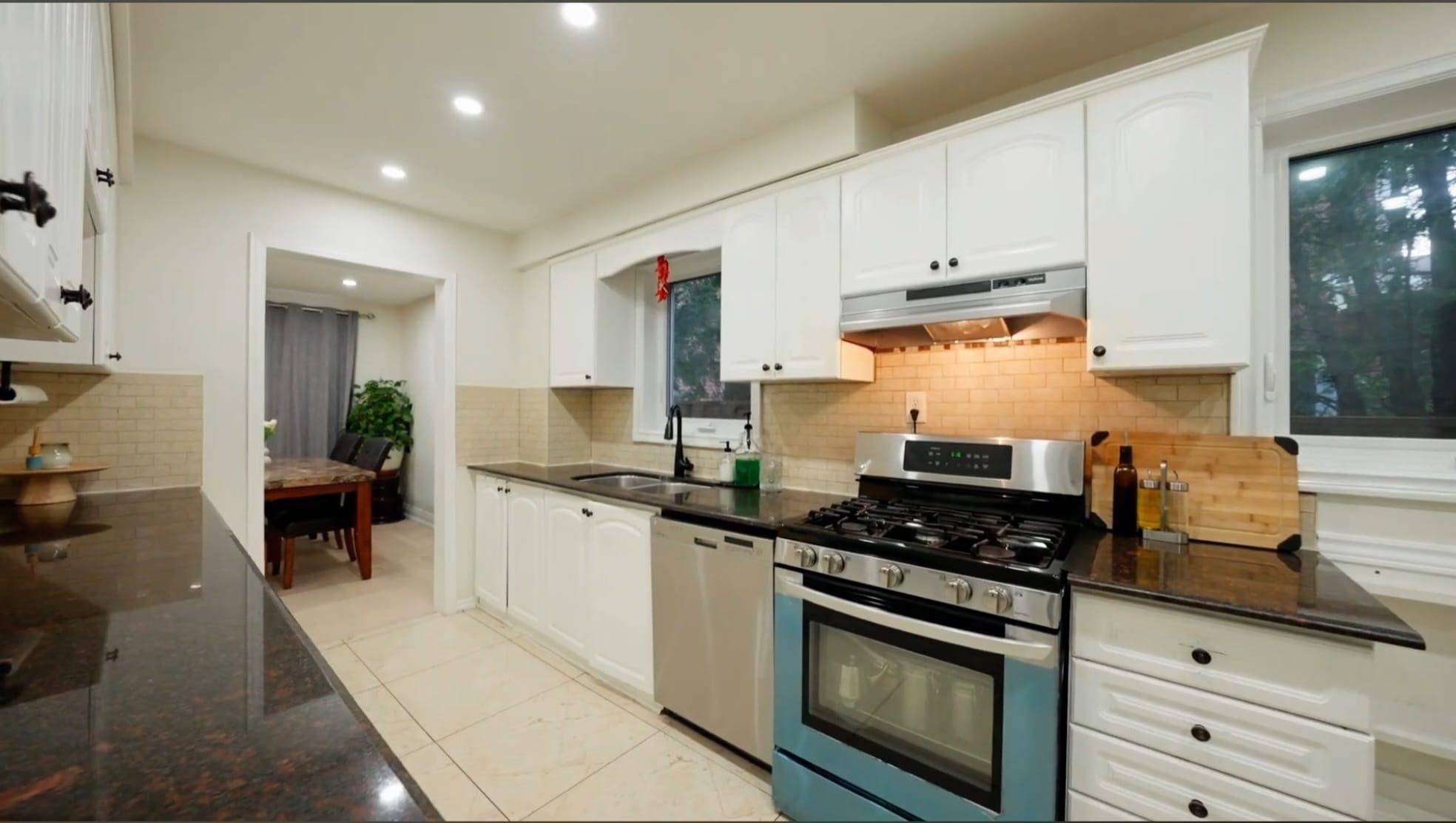 Brampton, ON L6W 3Y9,32 Payton CT