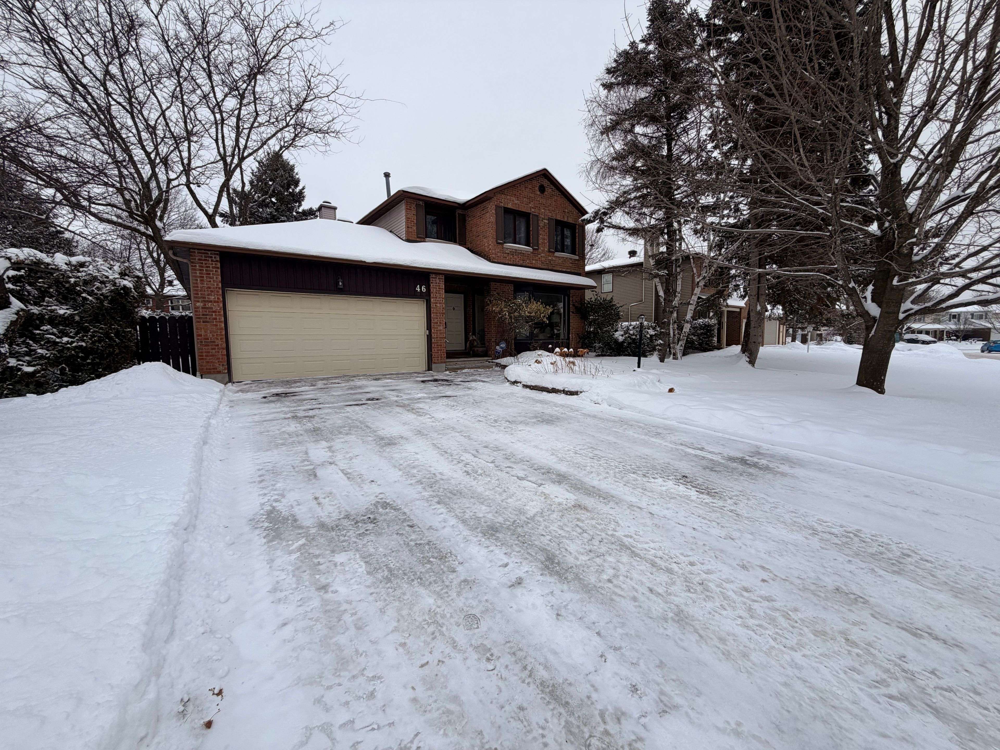 Barrhaven, ON K2J 1J2,46 Otten DR