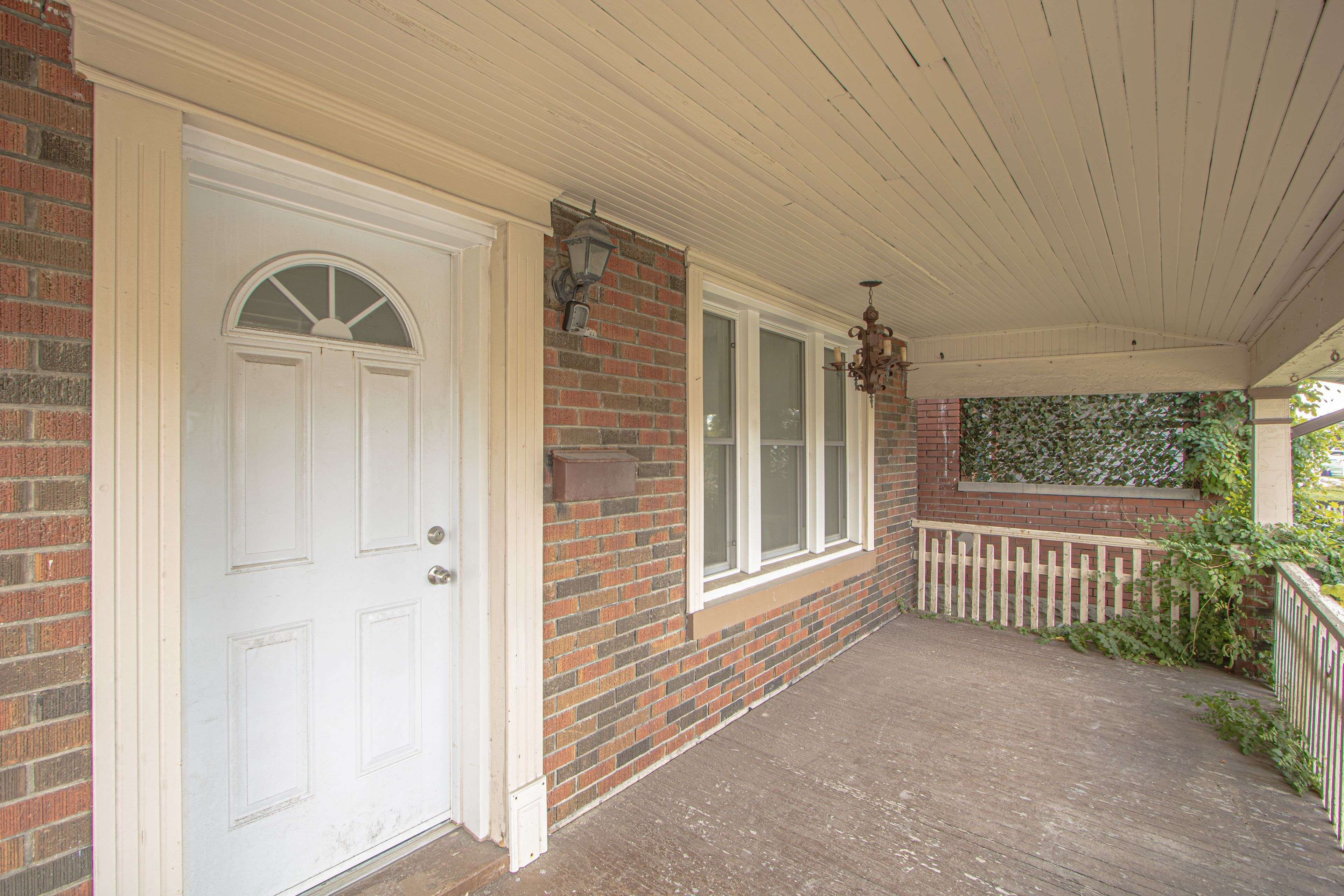 London South, ON N6J 2M1,386 Wharncliffe RD S