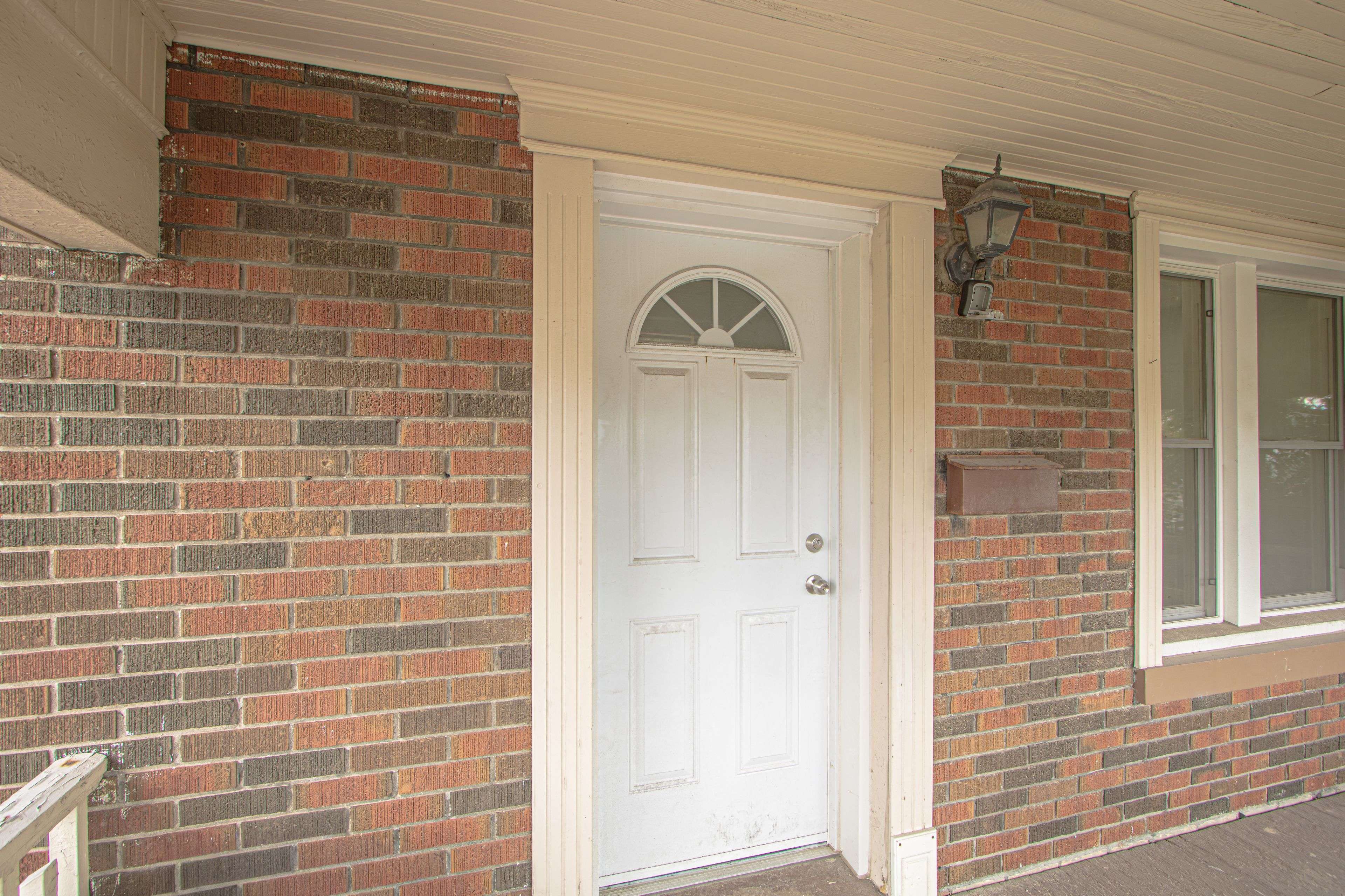 London South, ON N6J 2M1,386 Wharncliffe RD S