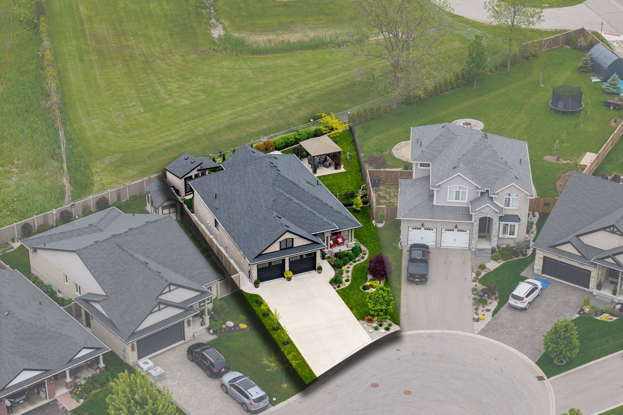 Central Elgin, ON N5L 0A5,208 Emery ST