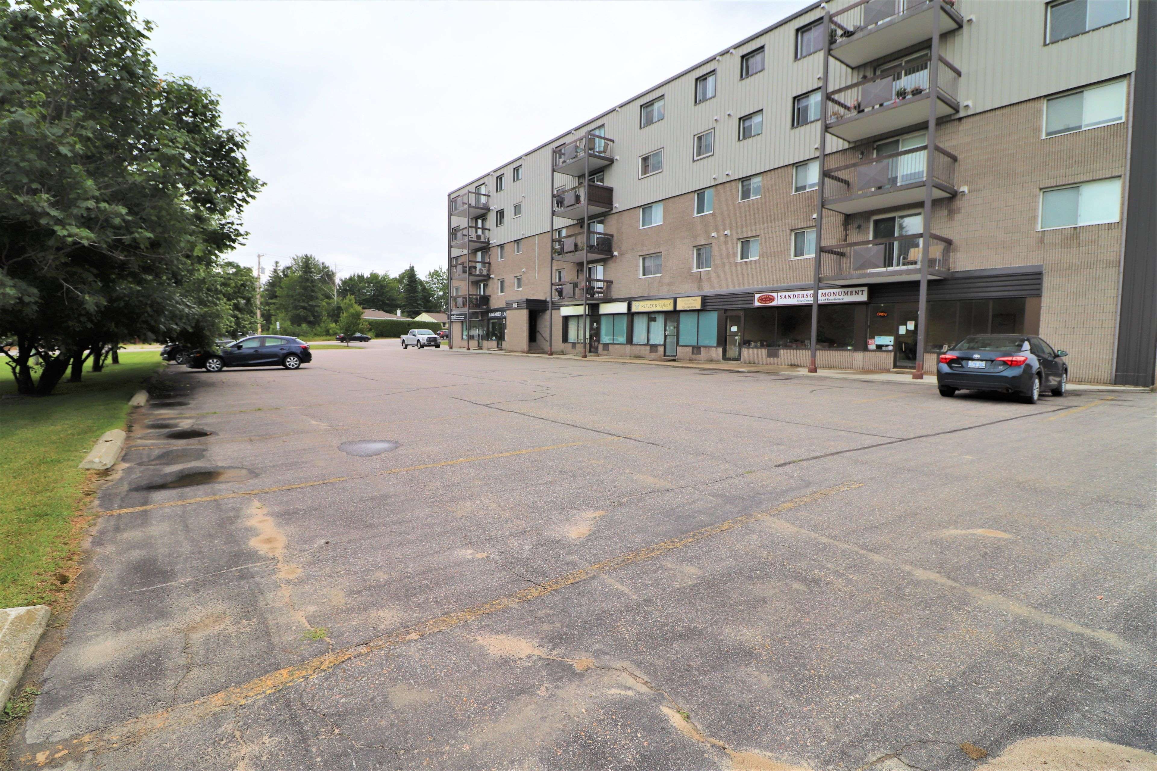 North Bay, ON P1B 9G3,955 Stockdale AVE #4