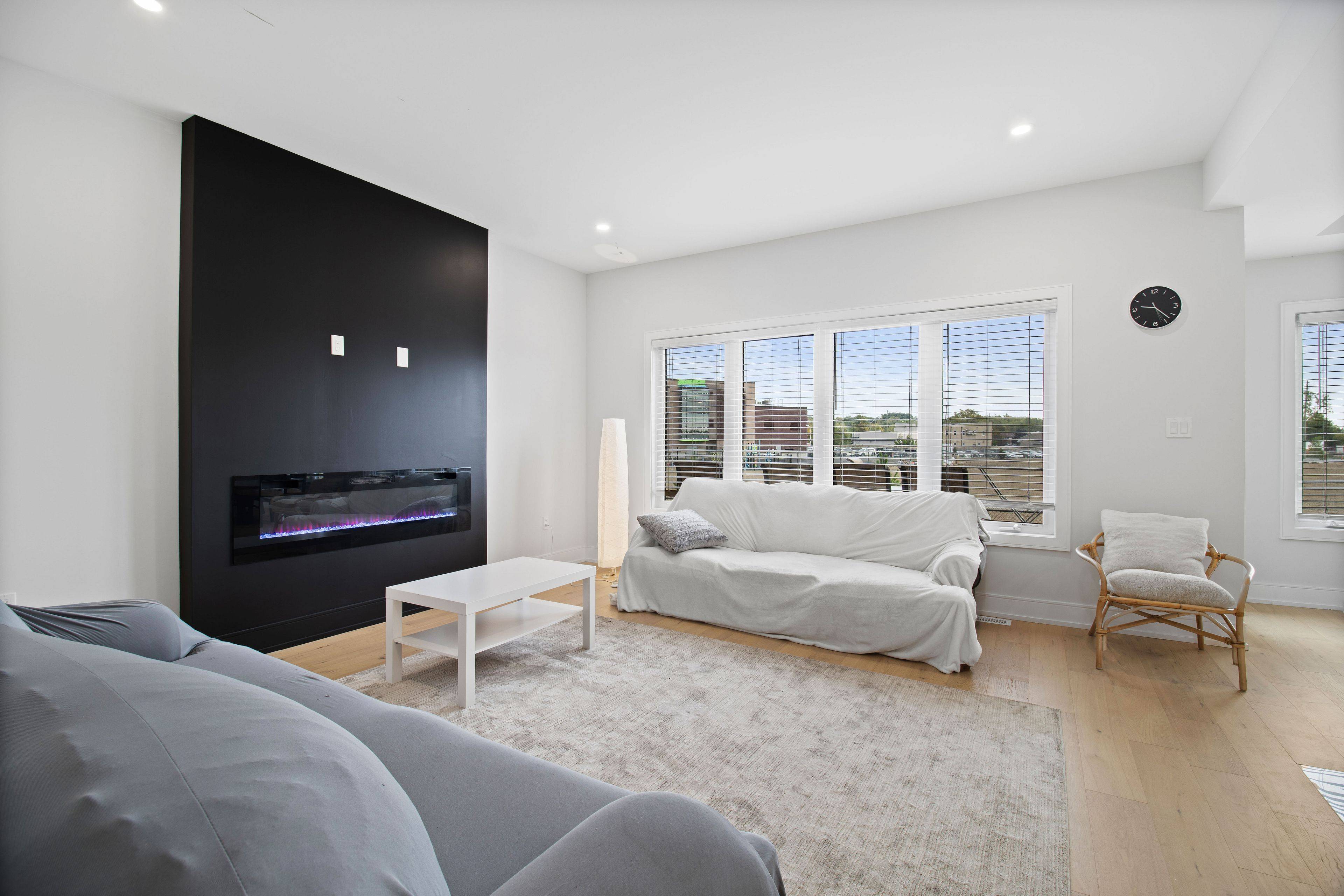 Niagara Falls, ON L2H 3V8,7392 Splendour DR #Upper